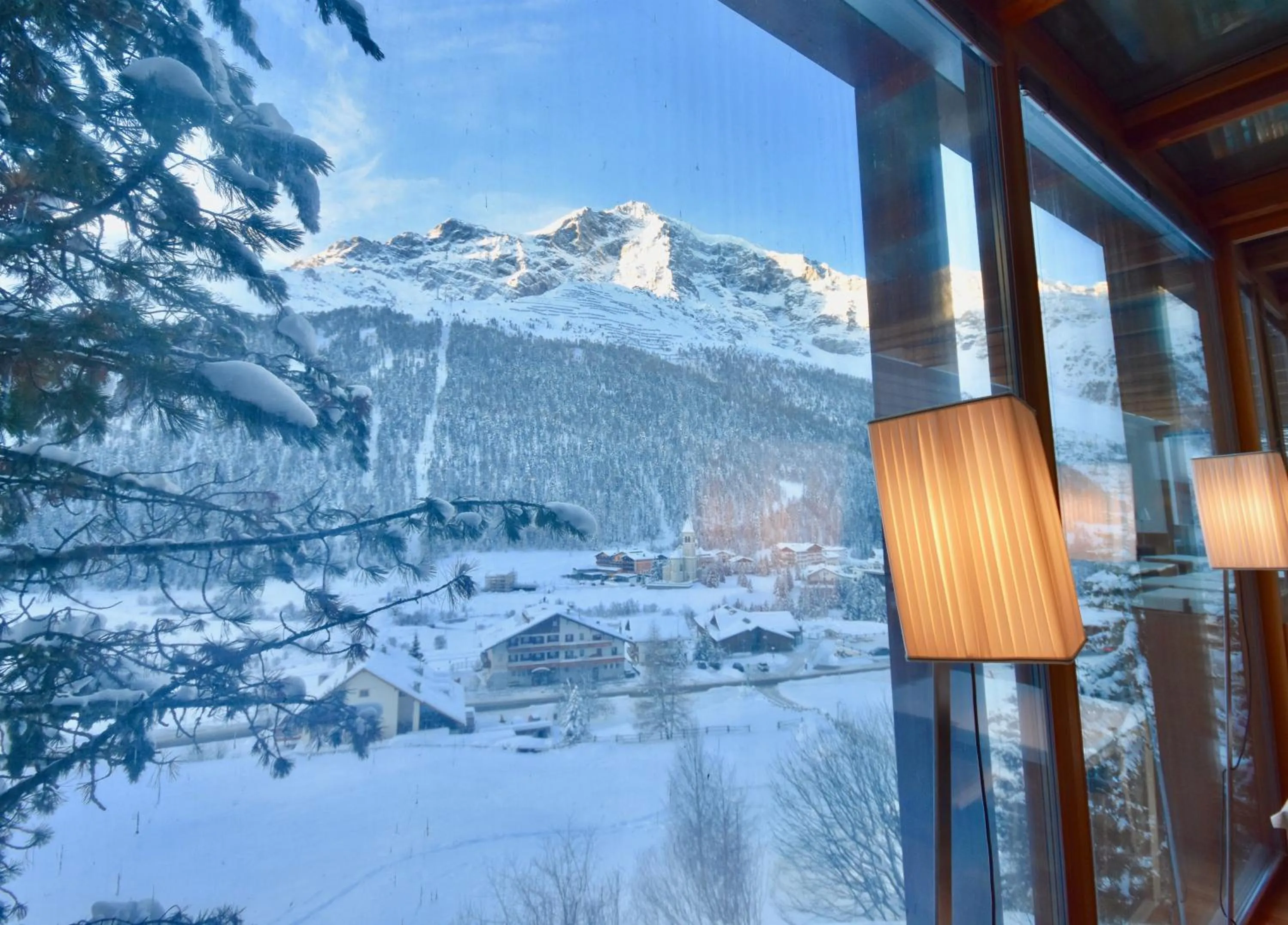 Restaurant/places to eat in Hotel Marlet