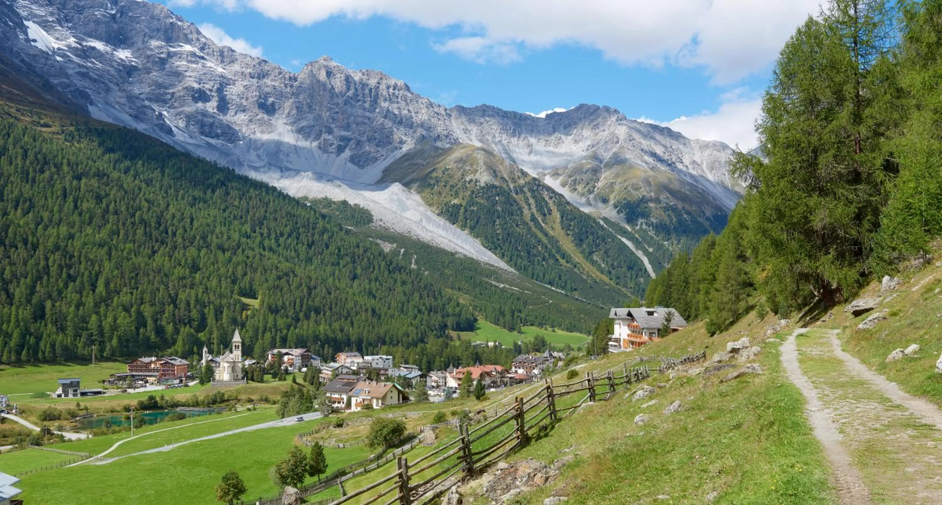 Property building in Hotel Marlet