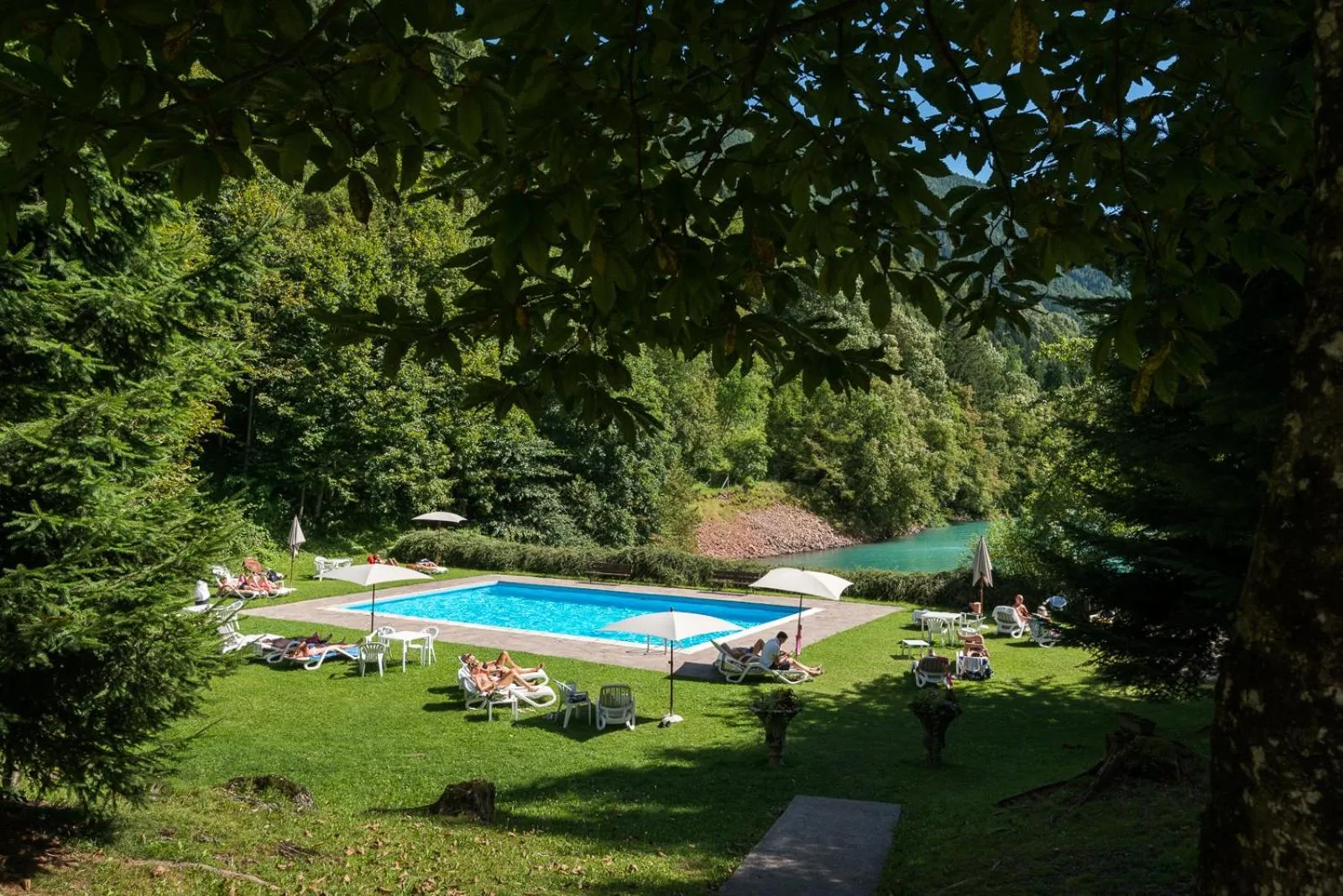 Garden in Grand Hotel Molveno