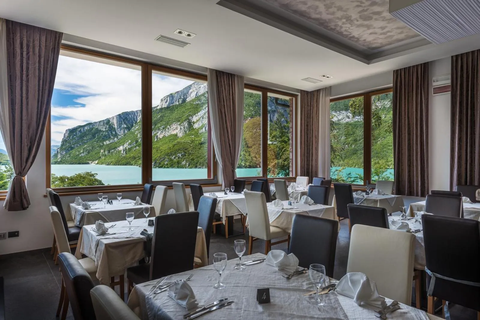 Restaurant/places to eat in Grand Hotel Molveno