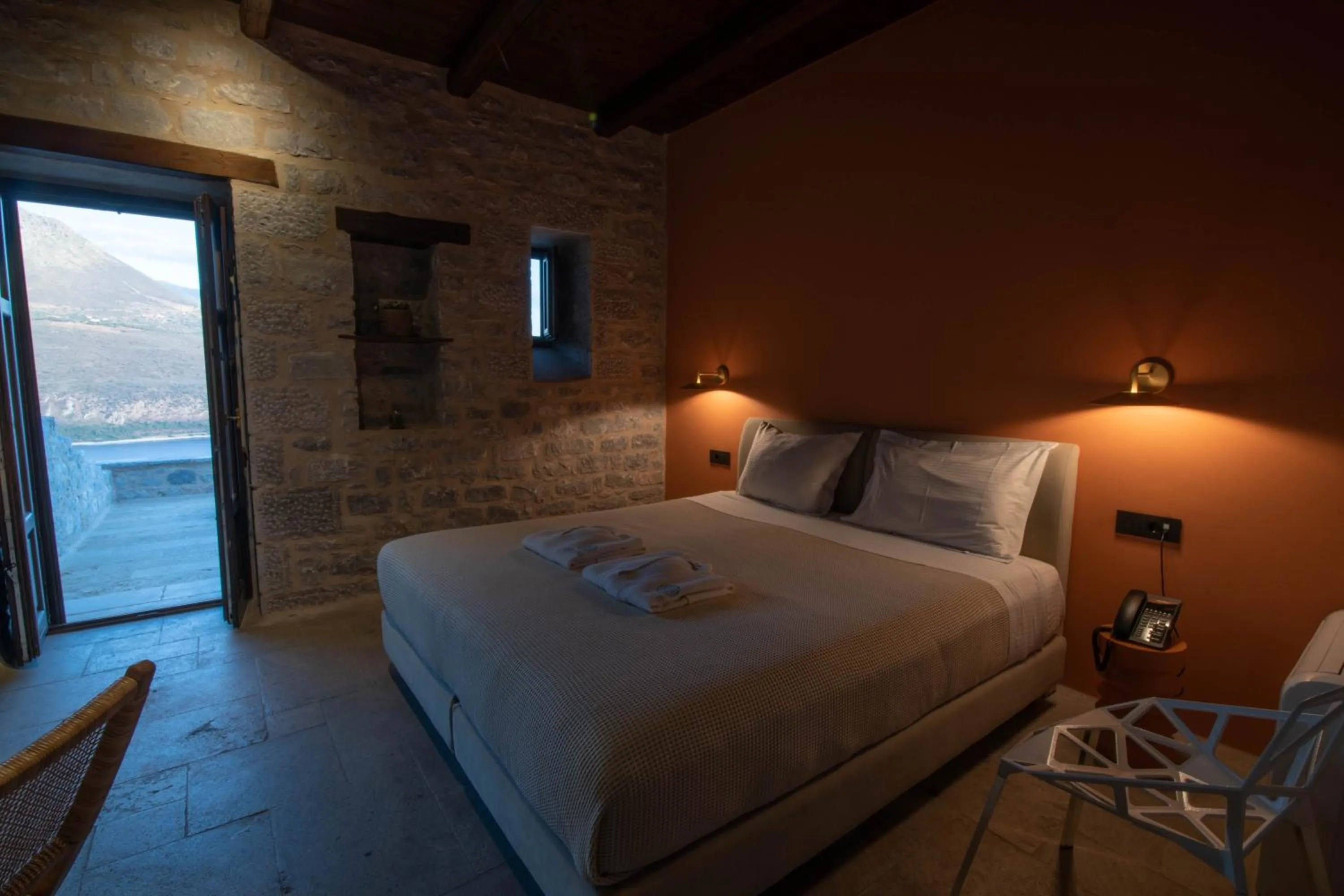 Restaurant/places to eat in Petra & Fos Boutique Hotel & Spa