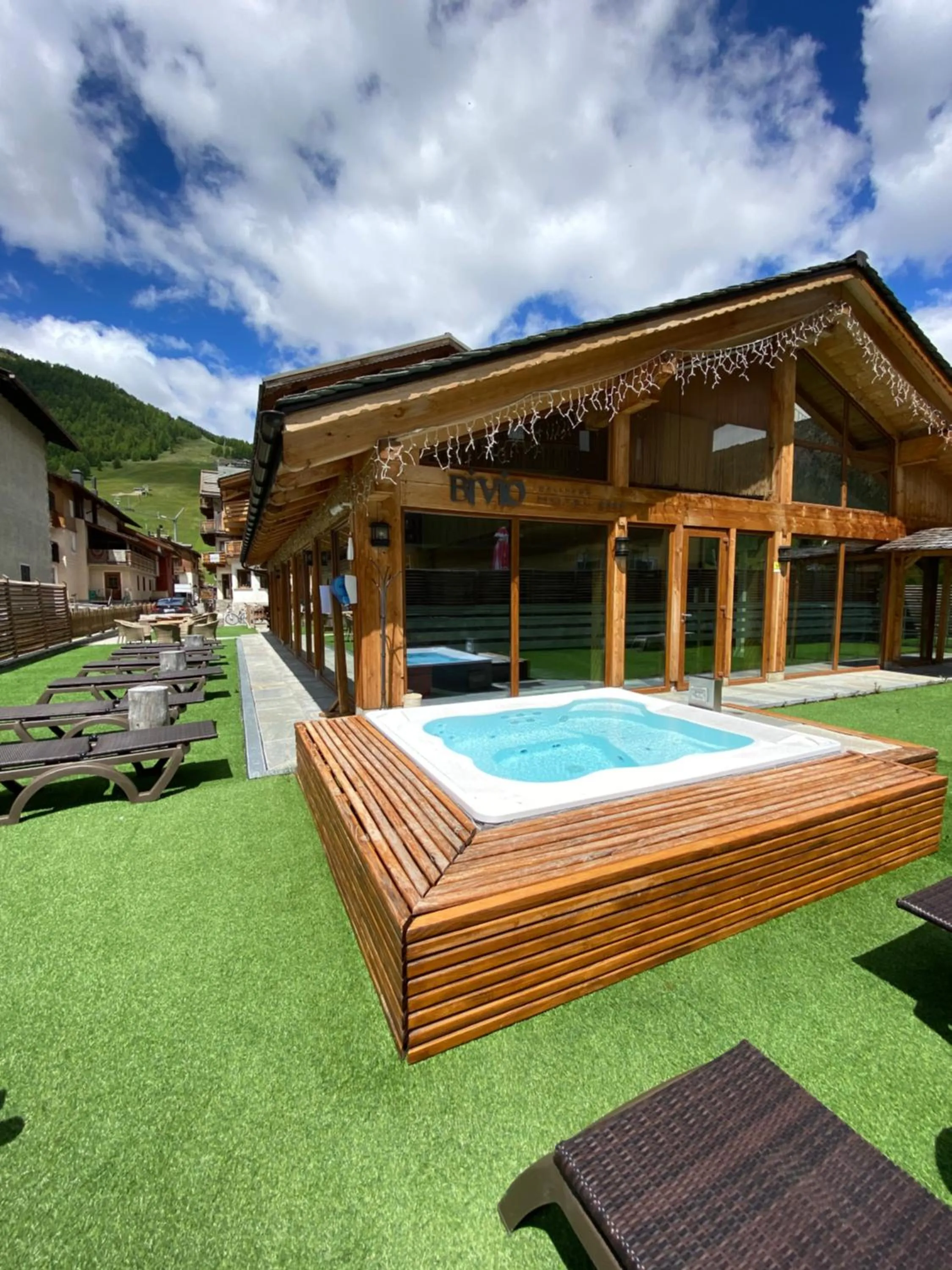 Property building in Bivio Hotel Plaza