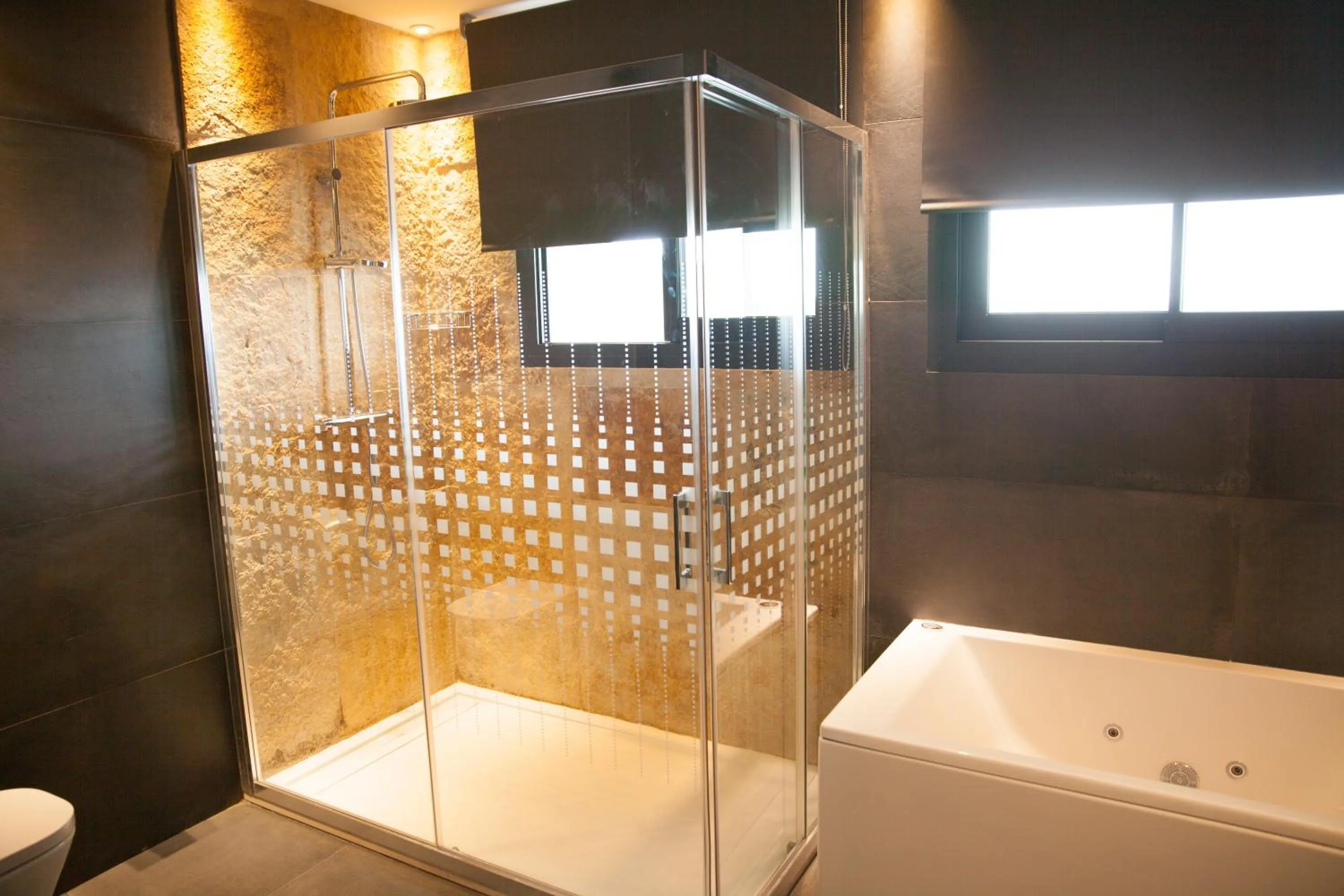 Bathroom in Hotel Brisamar Suites