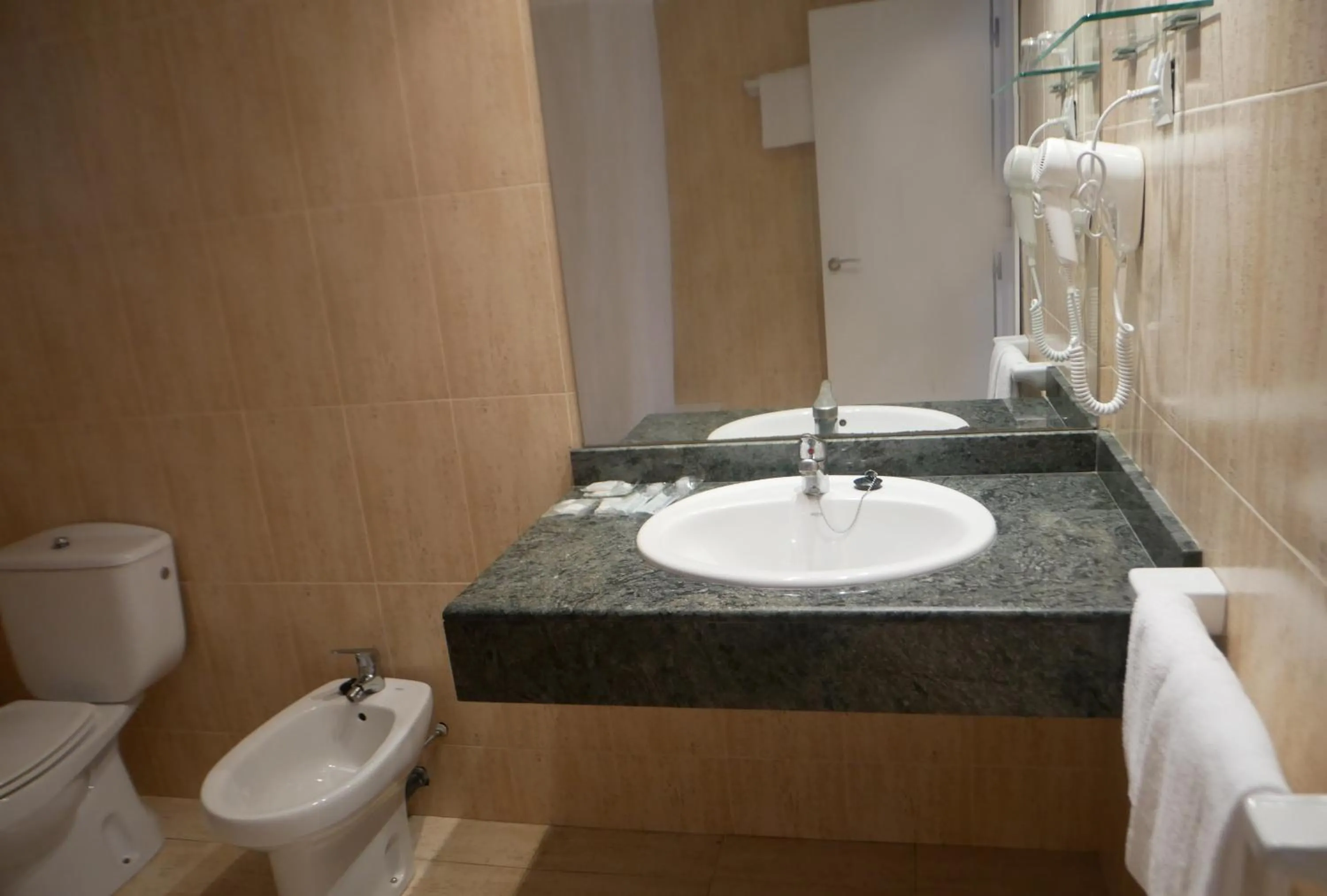 Bathroom in Hotel Brisamar Suites