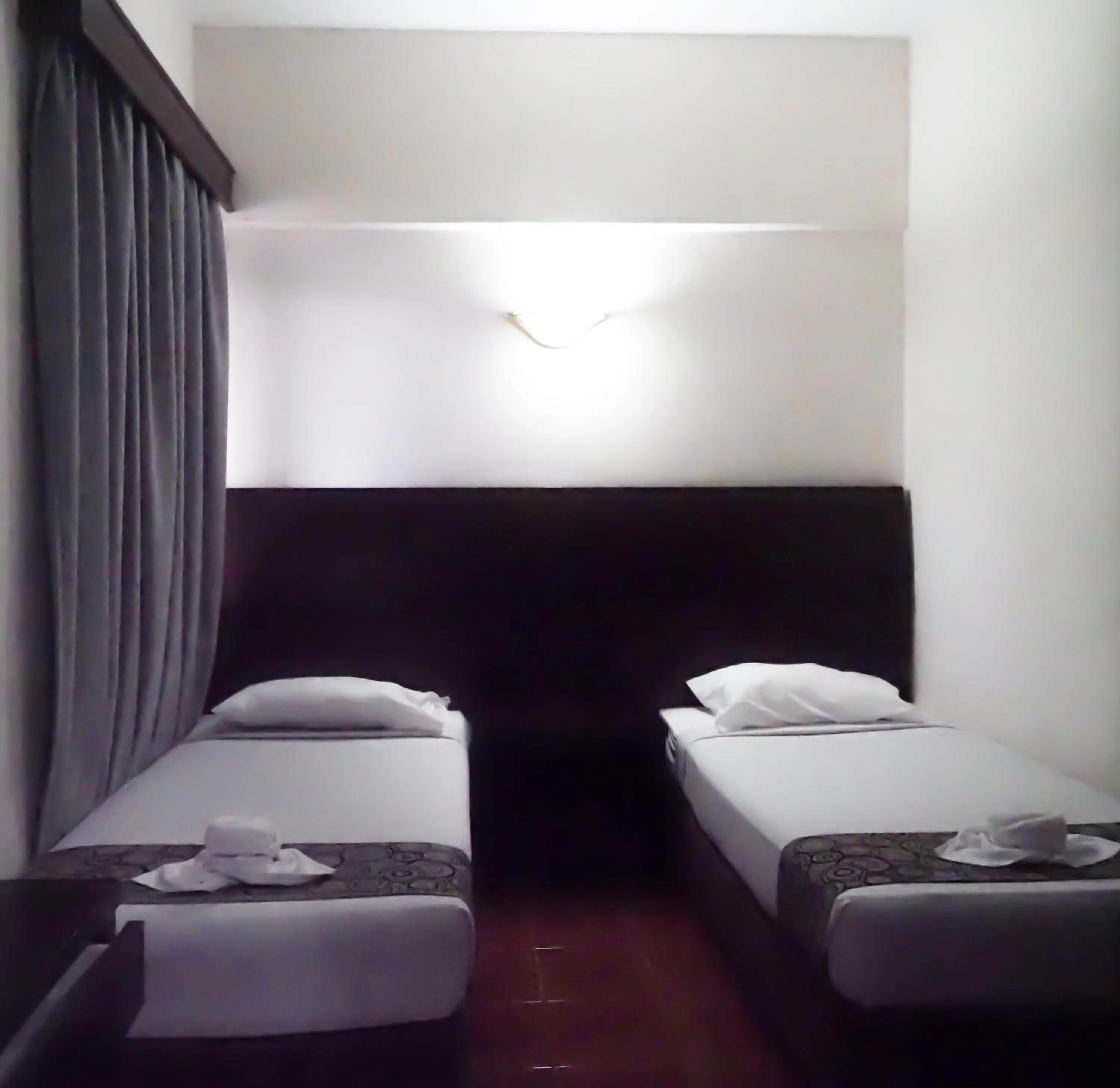 Bed in Glory Beach Resort