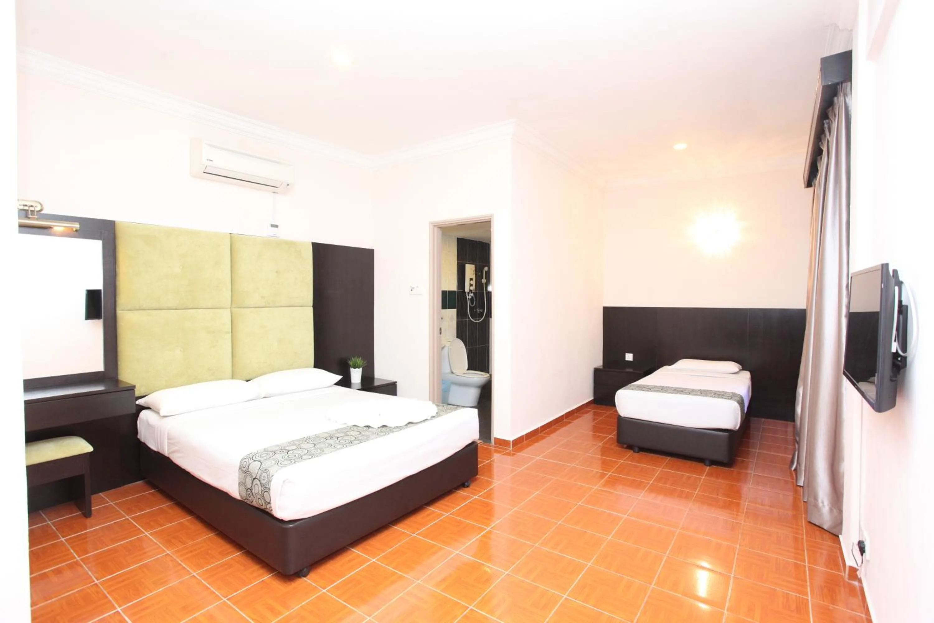 Bed in Glory Beach Resort