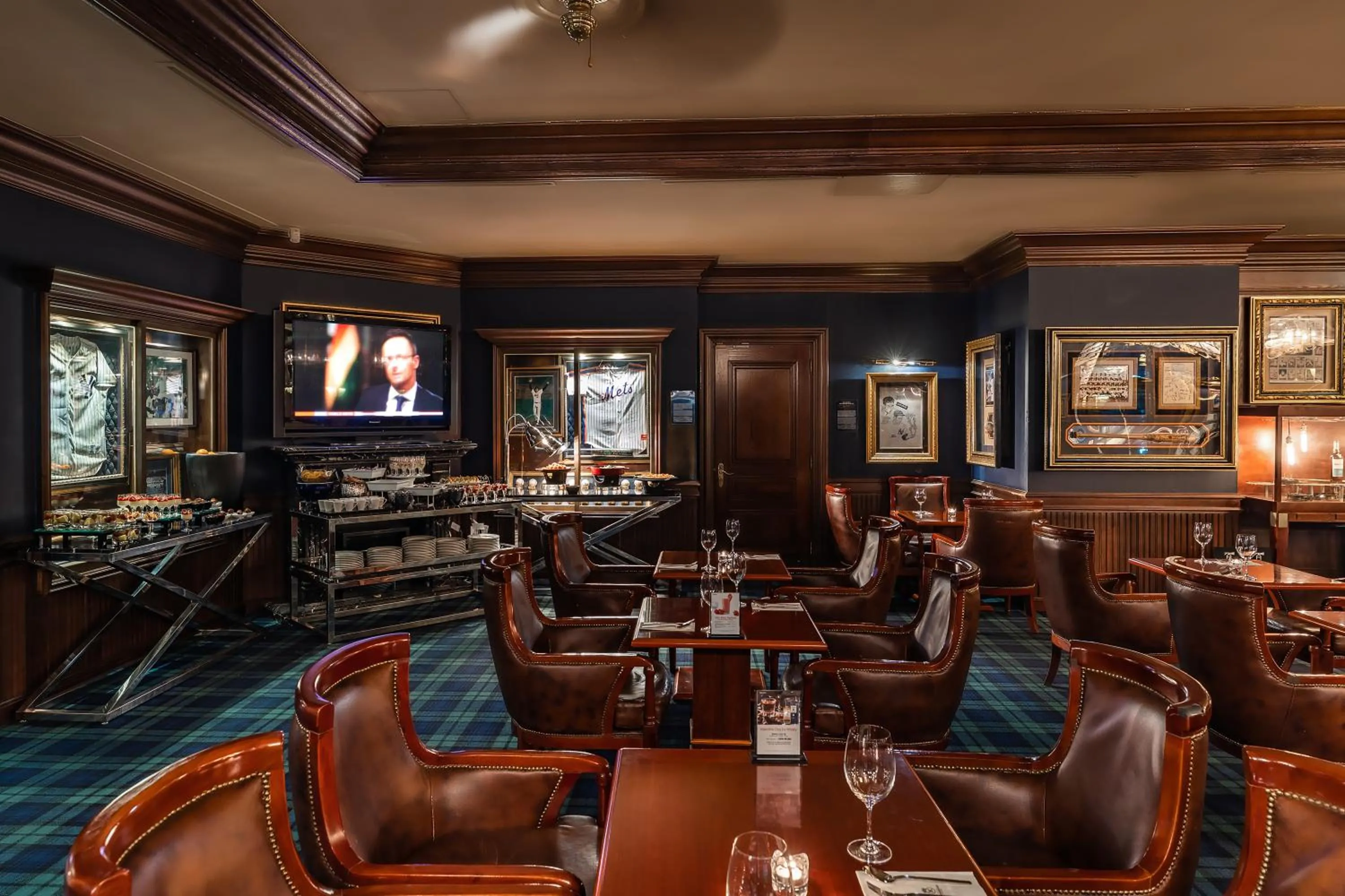 Communal lounge/ TV room in Kensington Hotel Yeouido