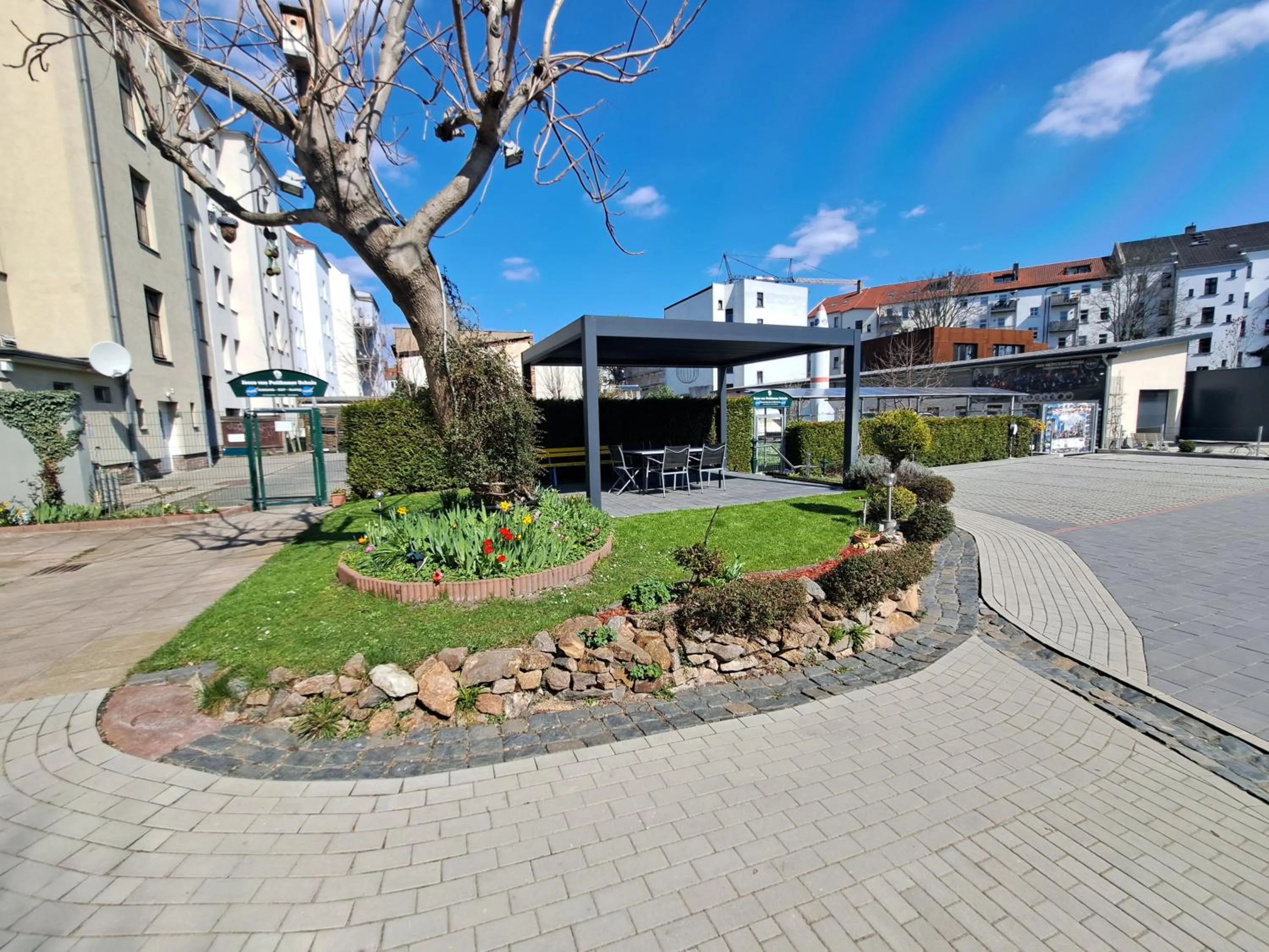 Garden in Space Hotel im Campus der JvP Schule