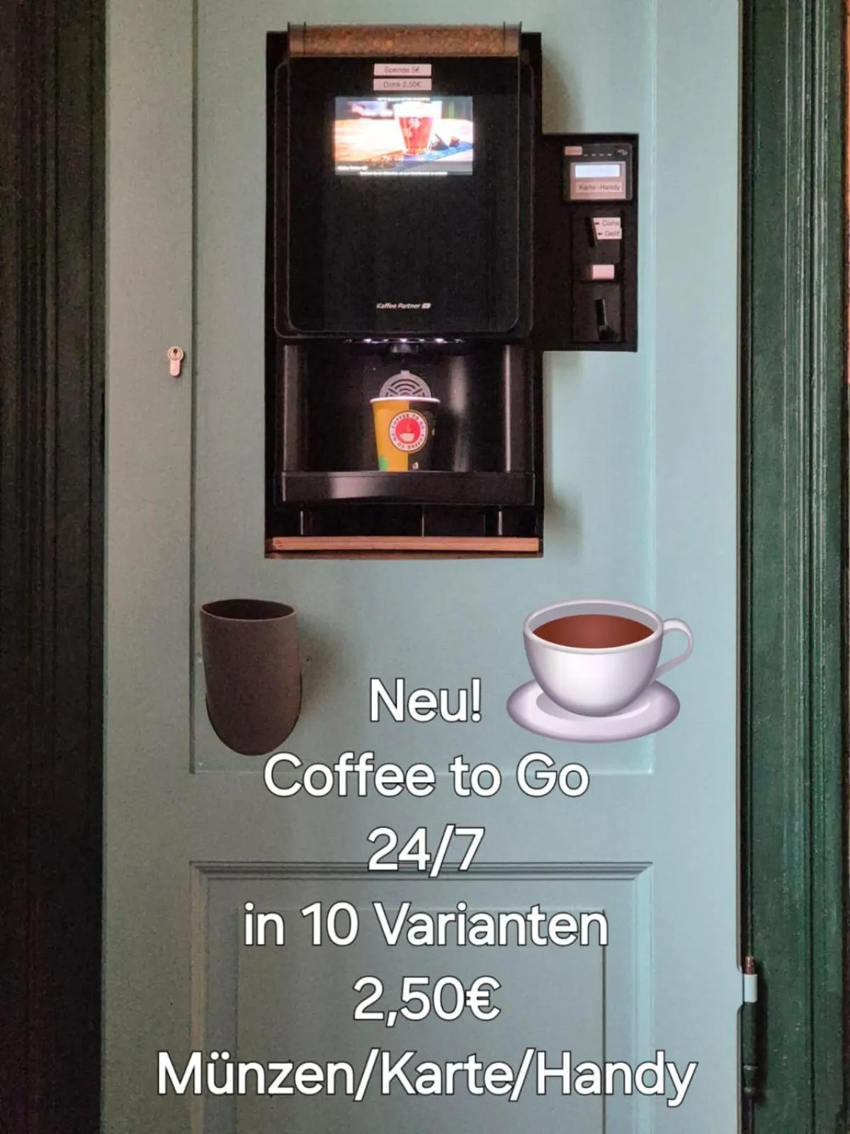 Restaurant/places to eat in Space Hotel im Campus der JvP Schule