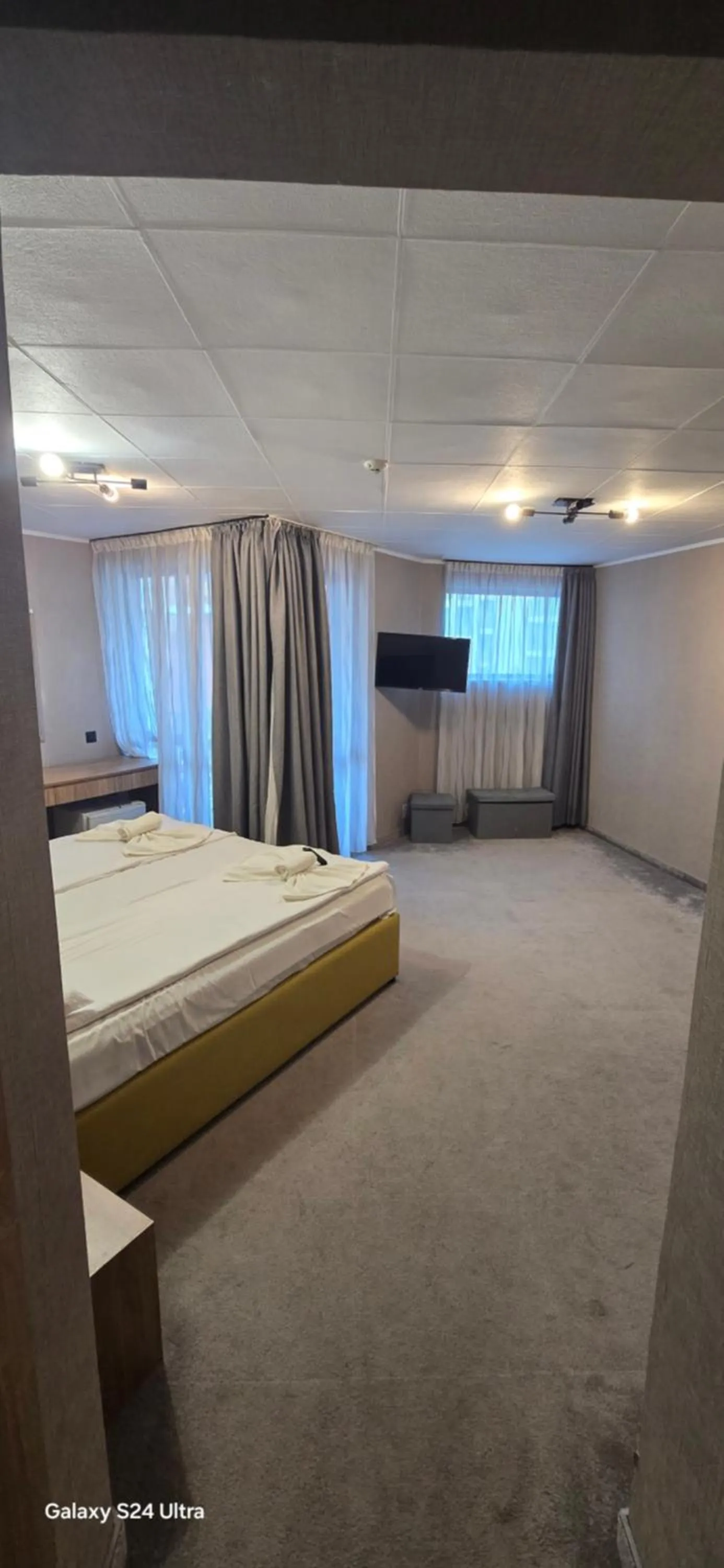 Photo of the whole room, Bed in White House Family Hotel Spa zone