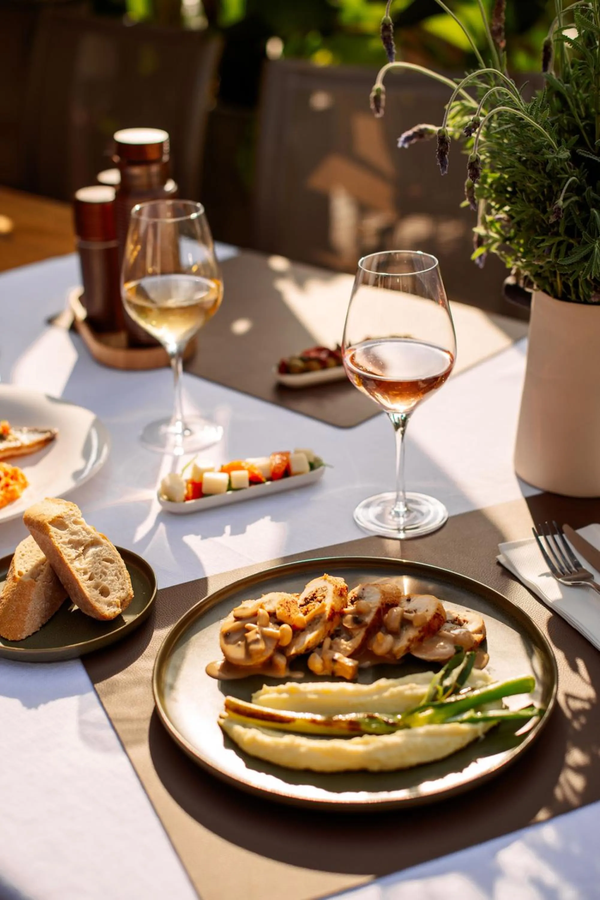 Restaurant/places to eat in Boutique Hôtel Villa Fabulite