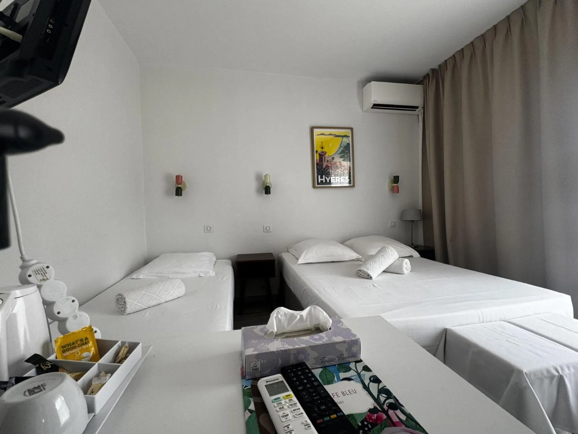 Bed in Hotel Le Golfe Bleu