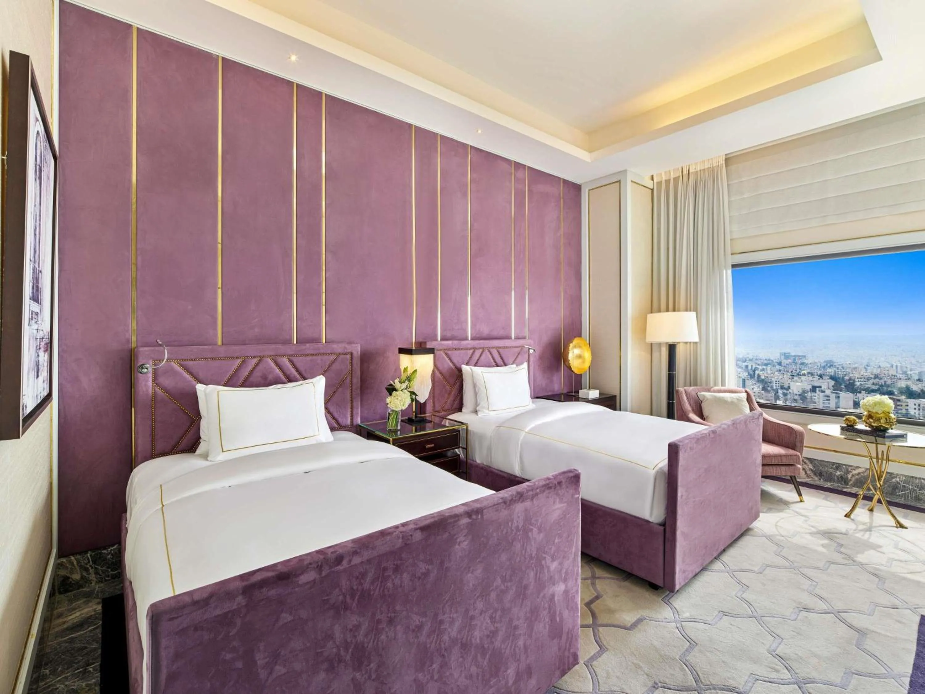 Bedroom, Bed in Fairmont Amman