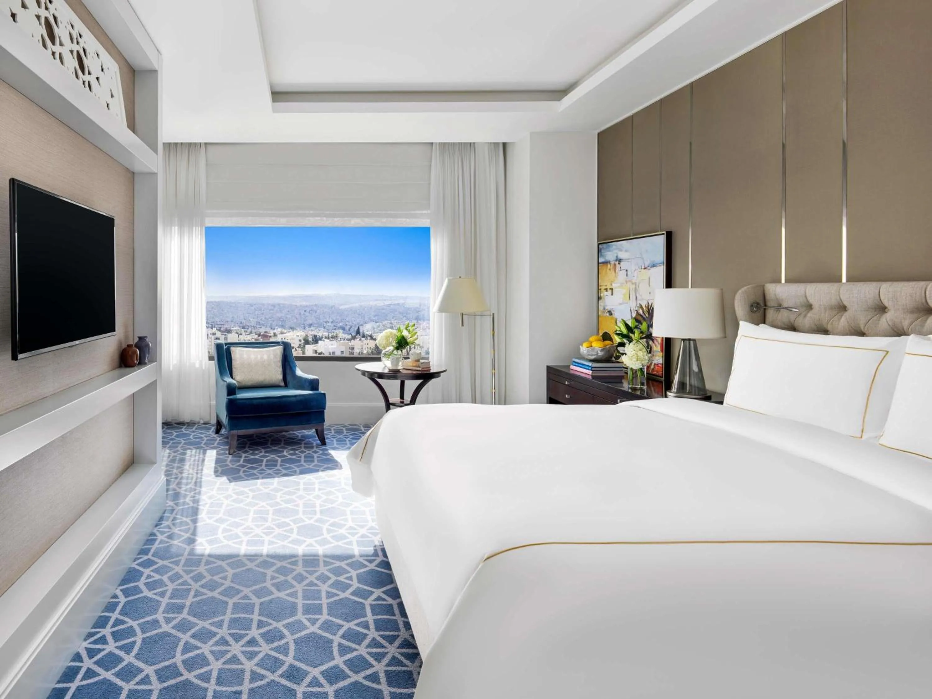Bedroom, Bed in Fairmont Amman