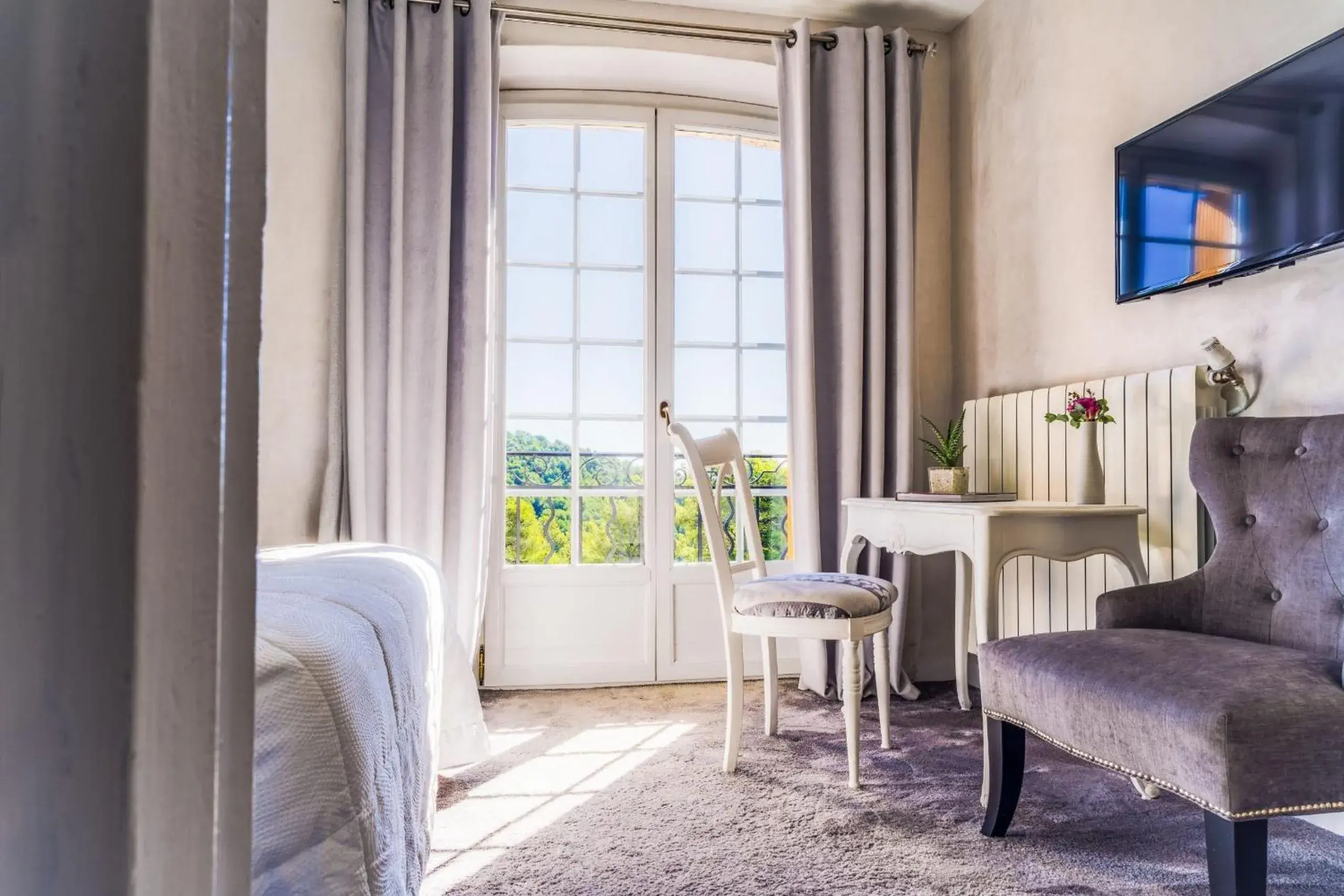 Standard Room in La Bastide De Tourtour Hotel & Spa Standard Room in La Bastide De Tourtour Hotel & Spa