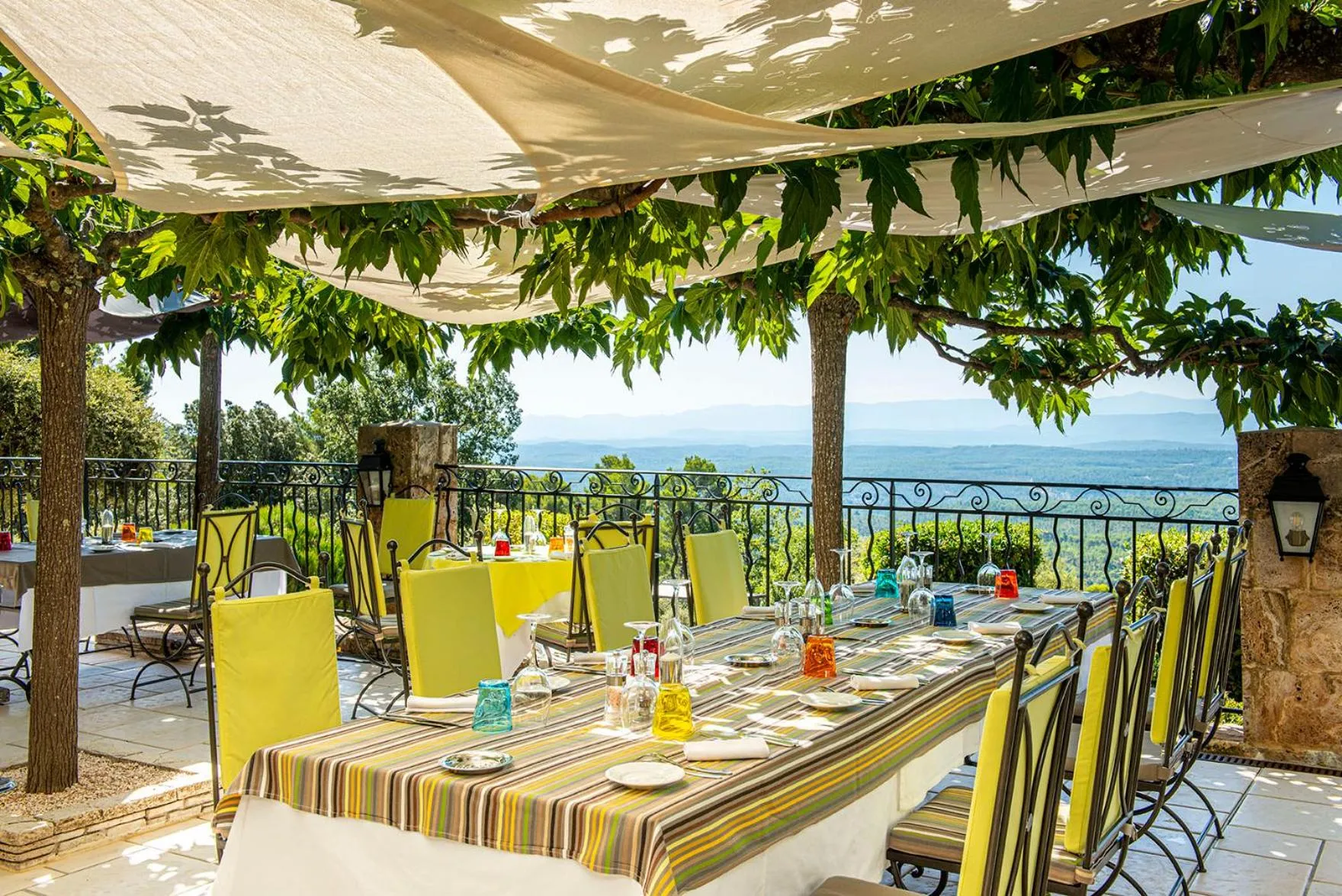Restaurant/places to eat in La Bastide De Tourtour Hotel & Spa