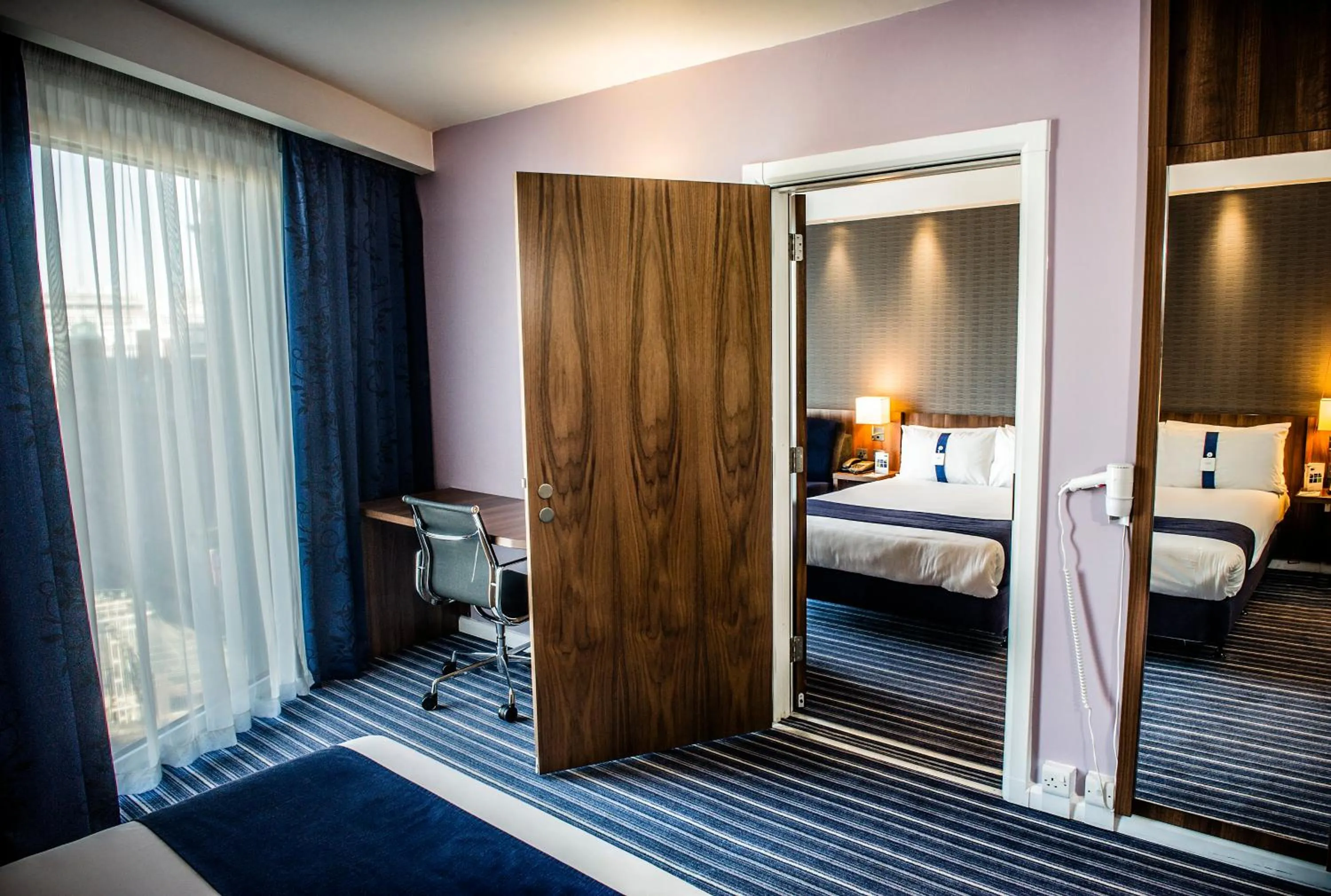 Photo of the whole room, Bed in Holiday Inn Express Manchester City Centre by IHG