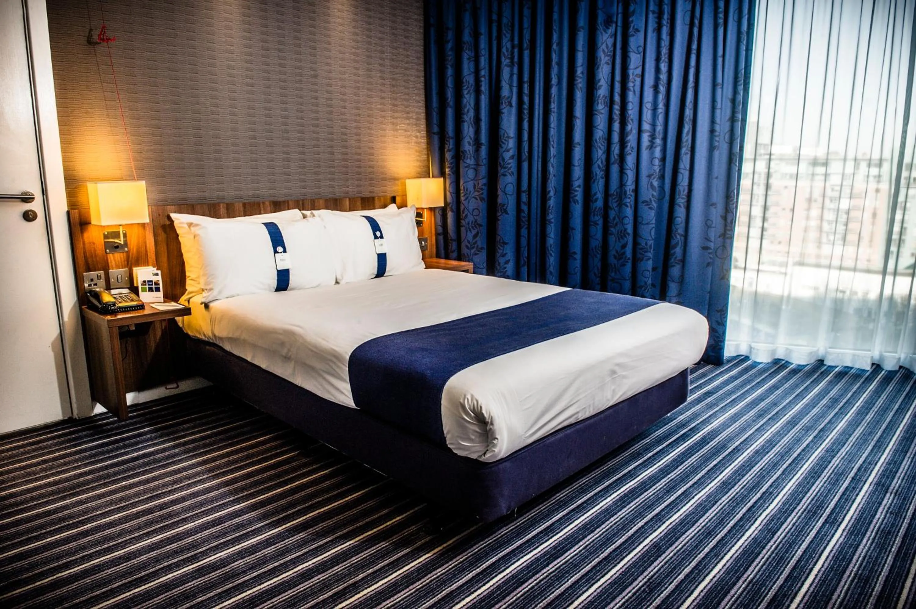 Photo of the whole room, Bed in Holiday Inn Express Manchester City Centre by IHG