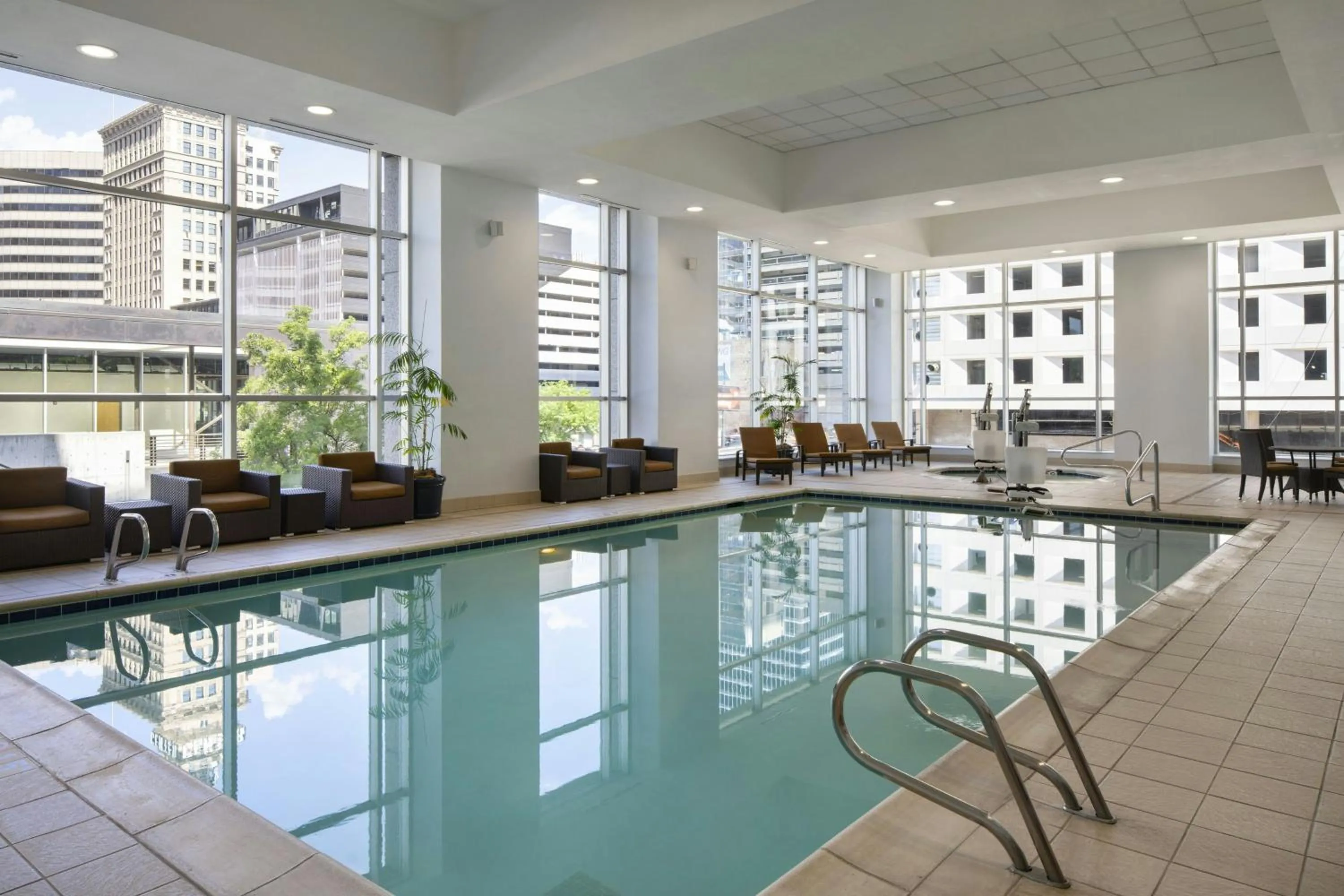 Swimming pool in Marriott Salt Lake City Center