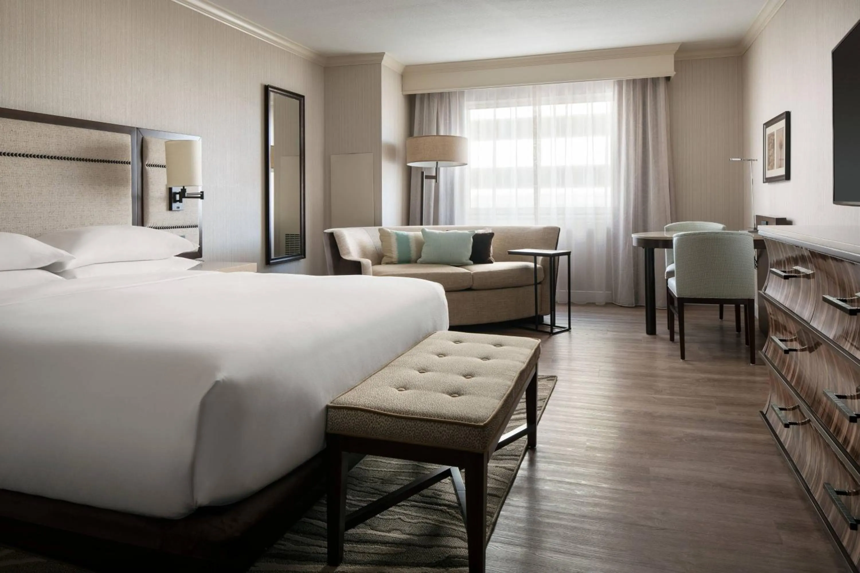 Photo of the whole room, Bed in Marriott Salt Lake City Center