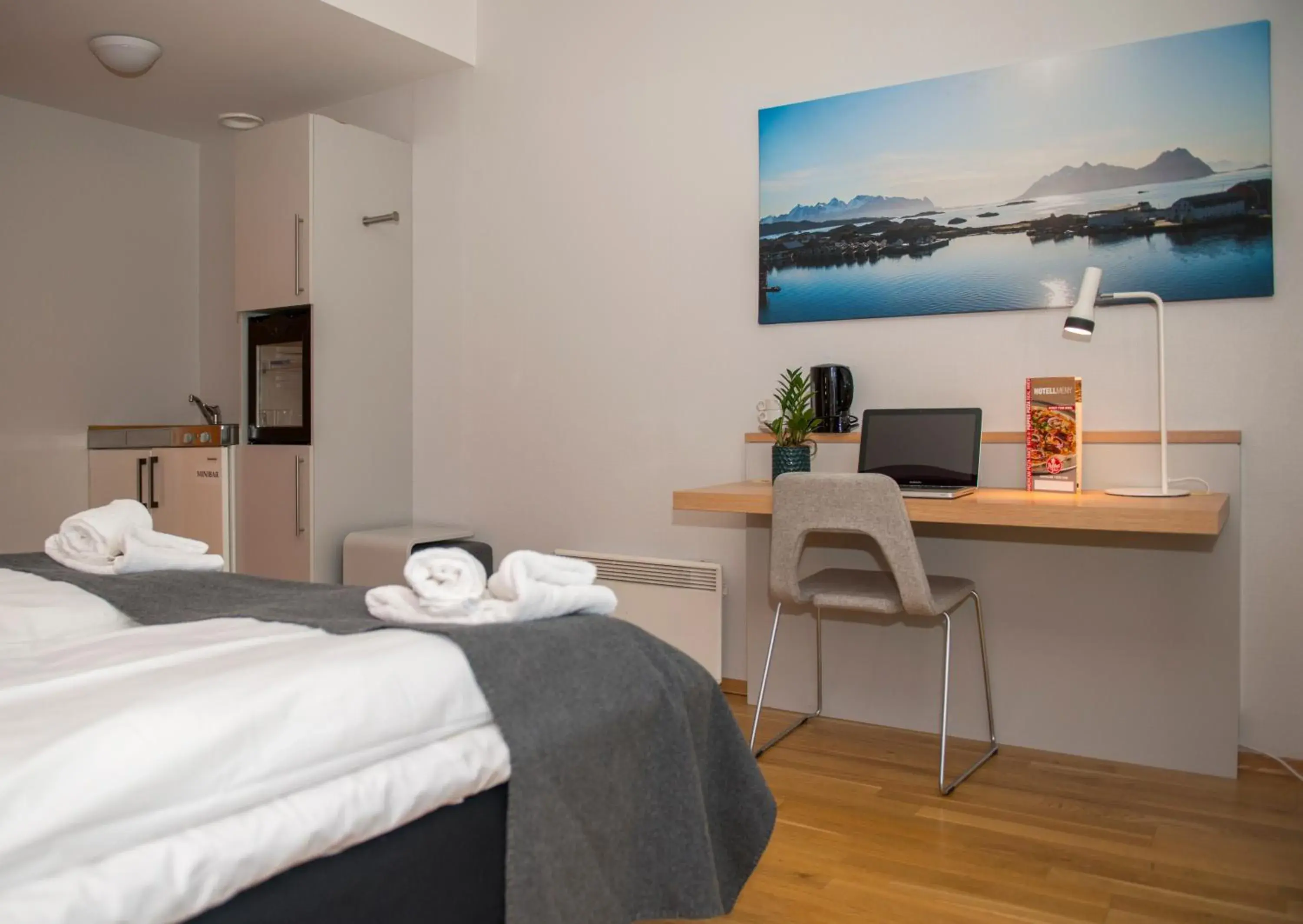 Double Room with Kitchenette in Nordis Hotel Lofoten Double Room with Kitchenette in Nordis Hotel Lofoten