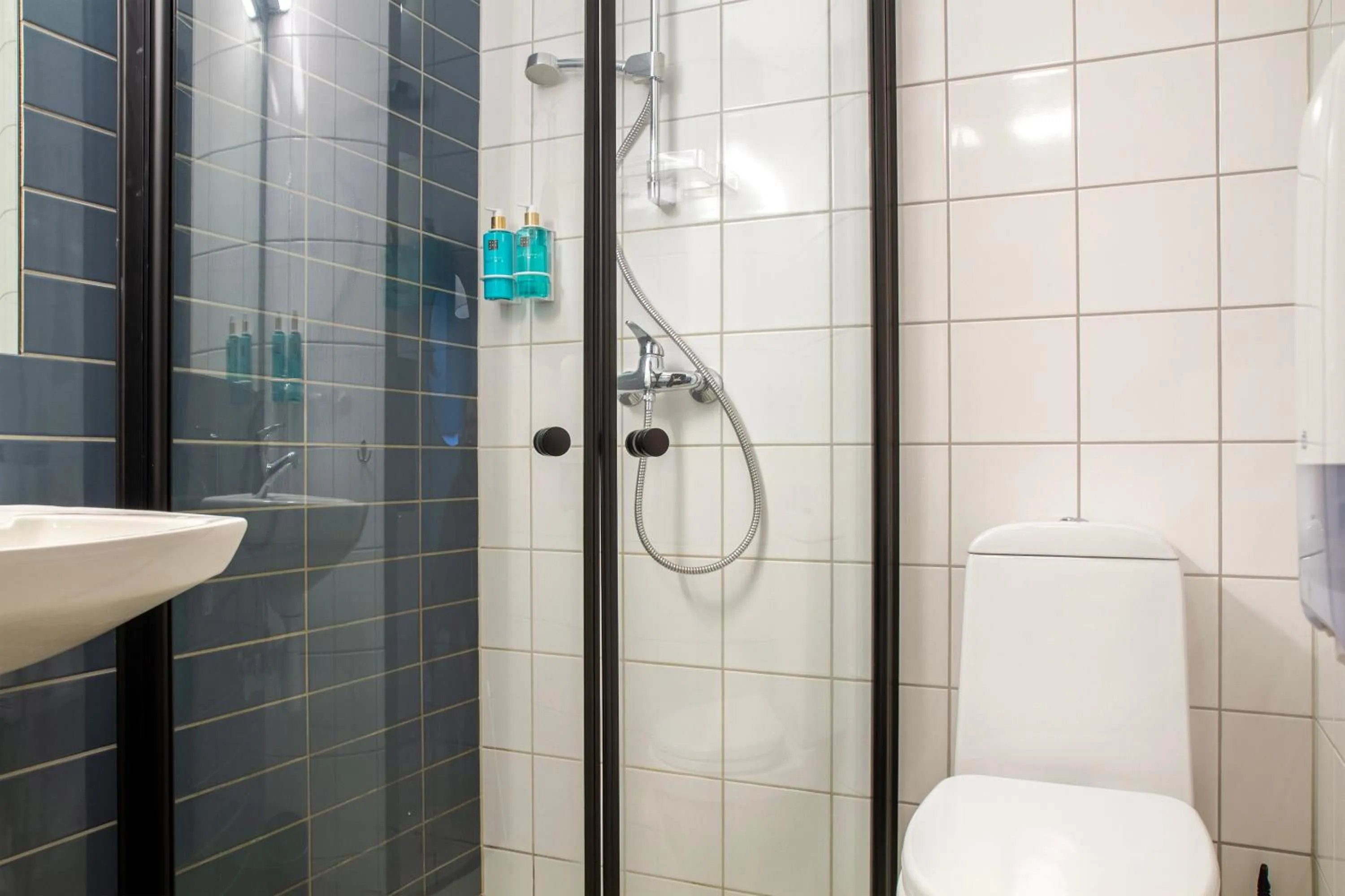 Shower in Nordis Hotel Lofoten