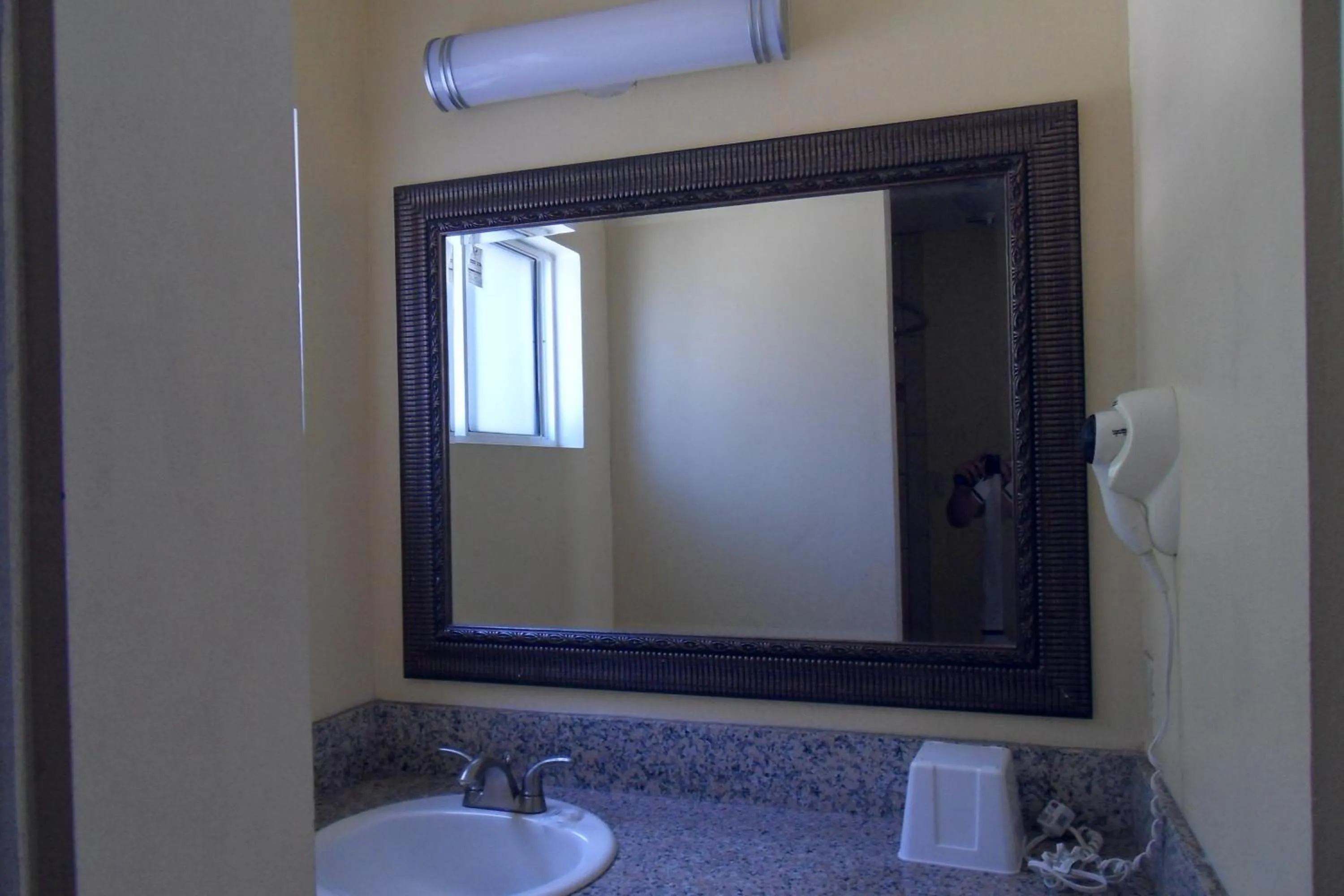 Bathroom in Rose Garden Inn