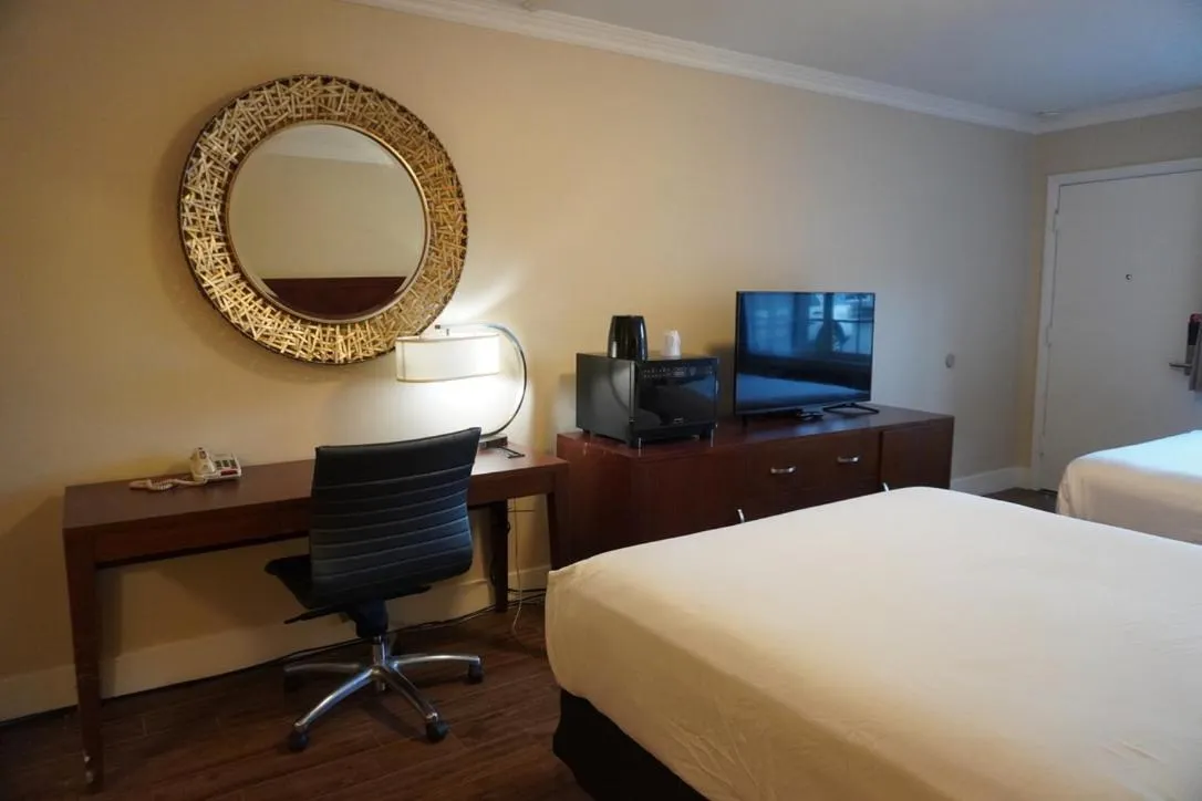 TV and multimedia, Bed in Rose Garden Inn