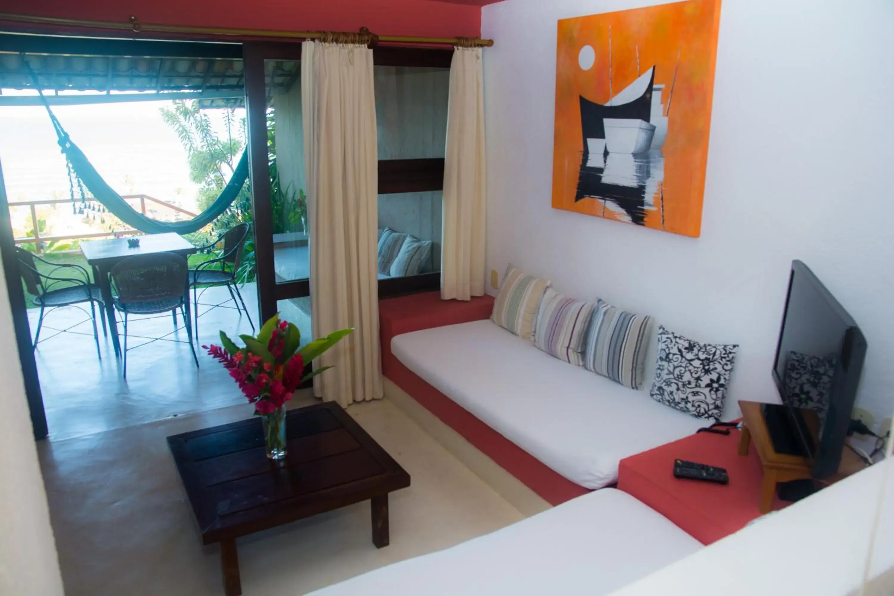 Two-Bedroom Apartment with Balcony and Sea View in Baixu Village Two-Bedroom Apartment with Balcony and Sea View in Baixu Village