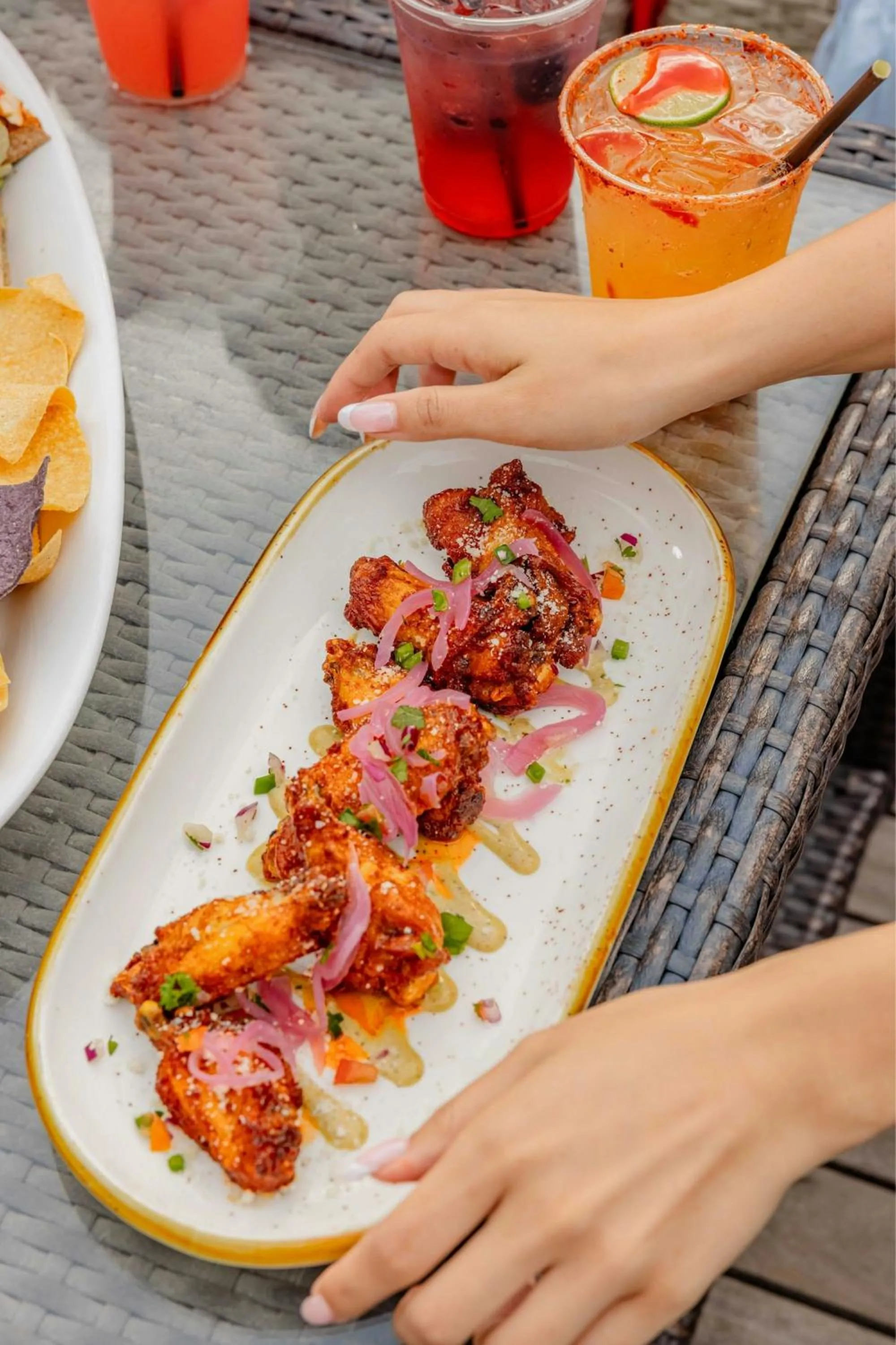 Lounge or bar in The St. Anthony, a Luxury Collection Hotel, San Antonio