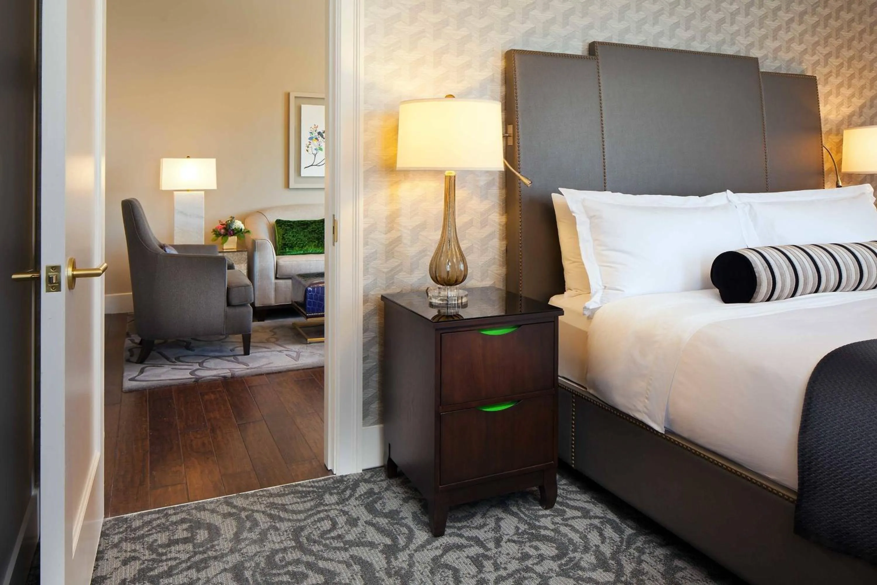 Bedroom, Bed in The St. Anthony, a Luxury Collection Hotel, San Antonio