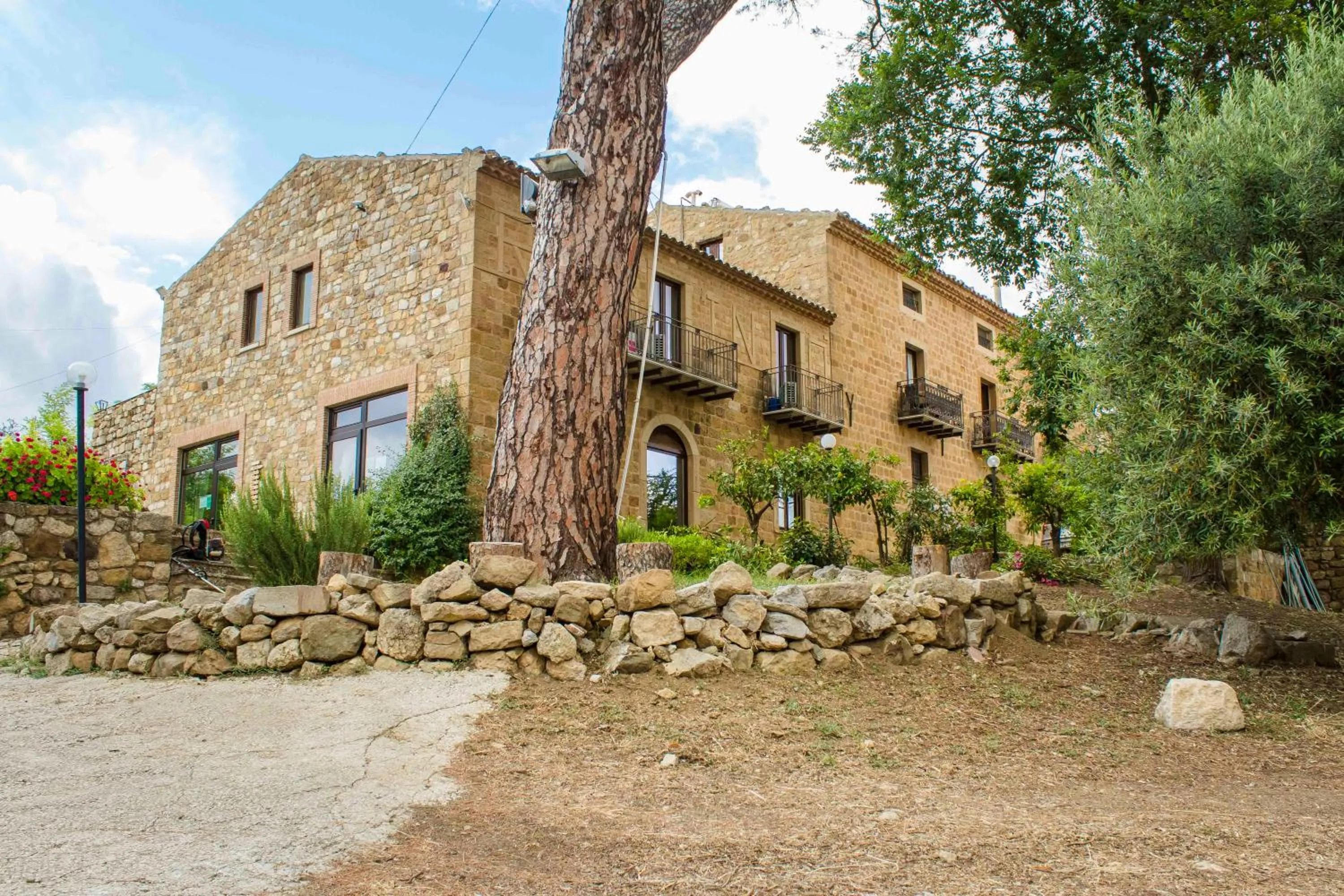 Facade/entrance in Casale Villa Rainò