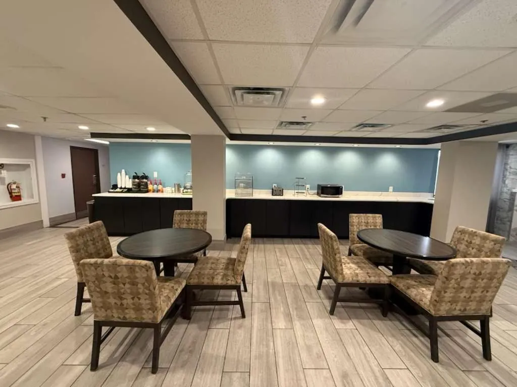 Quality Inn & Suites Detroit Metro Airport