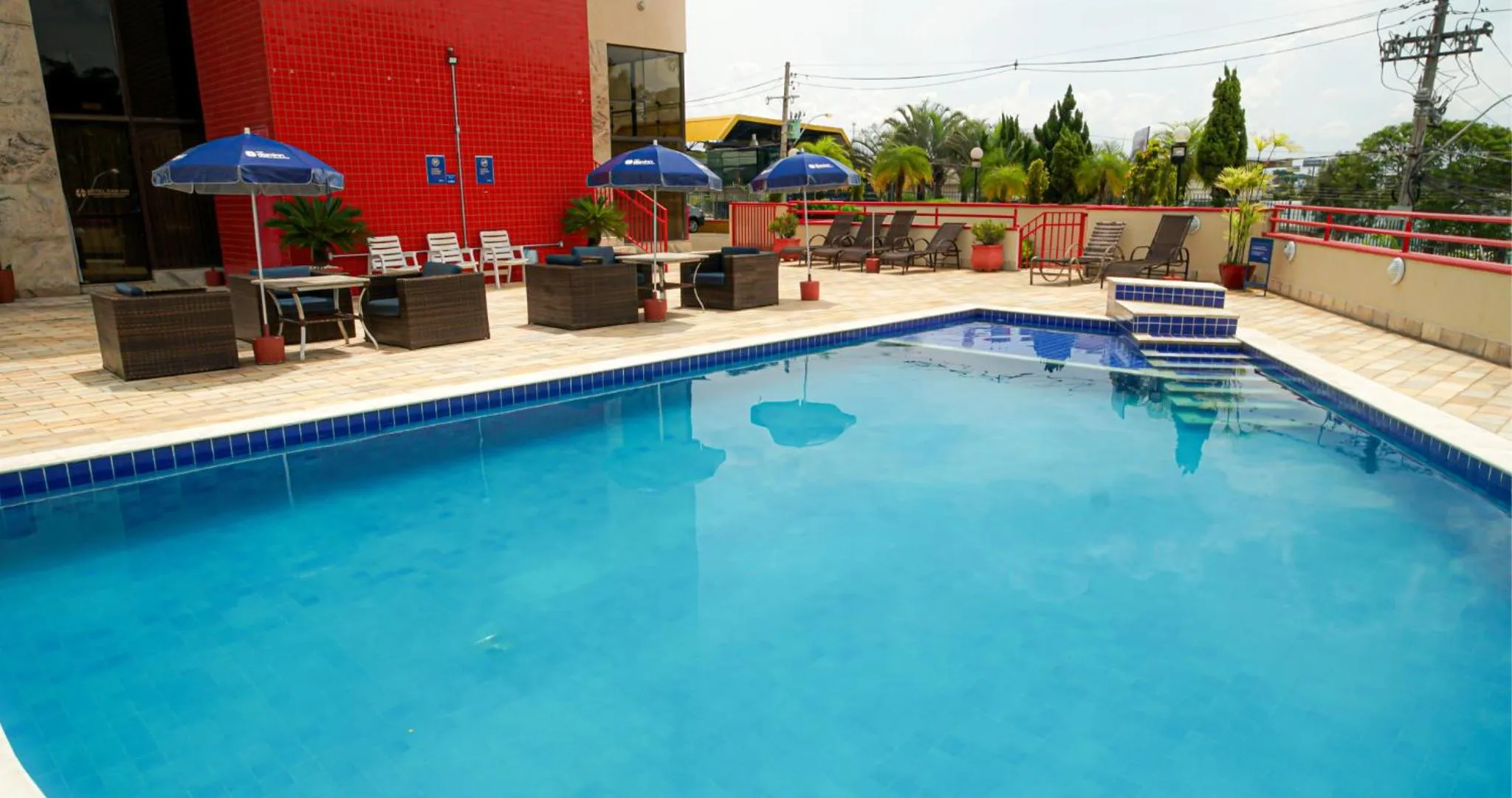 Swimming pool in Hotel Dan Inn Campinas Anhanguera - By Nacional Inn