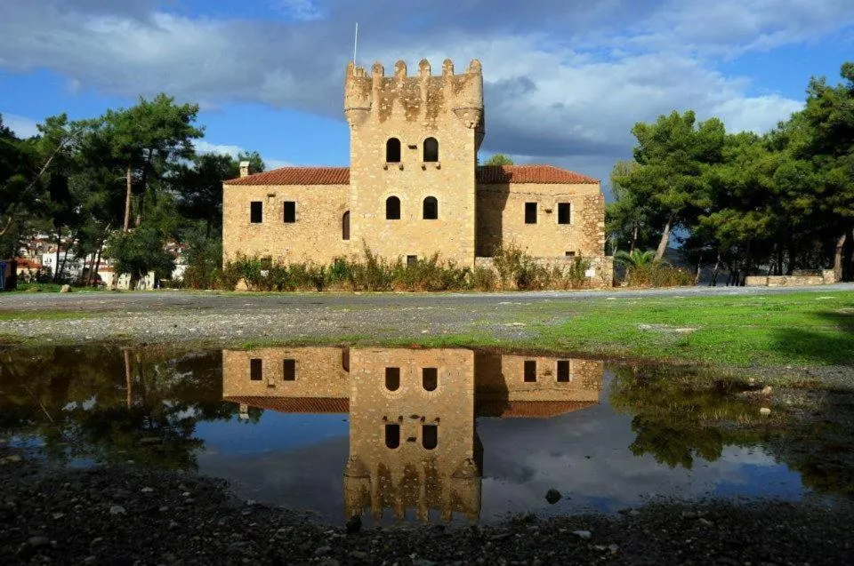 Area and facilities in Aktaion City Hotel