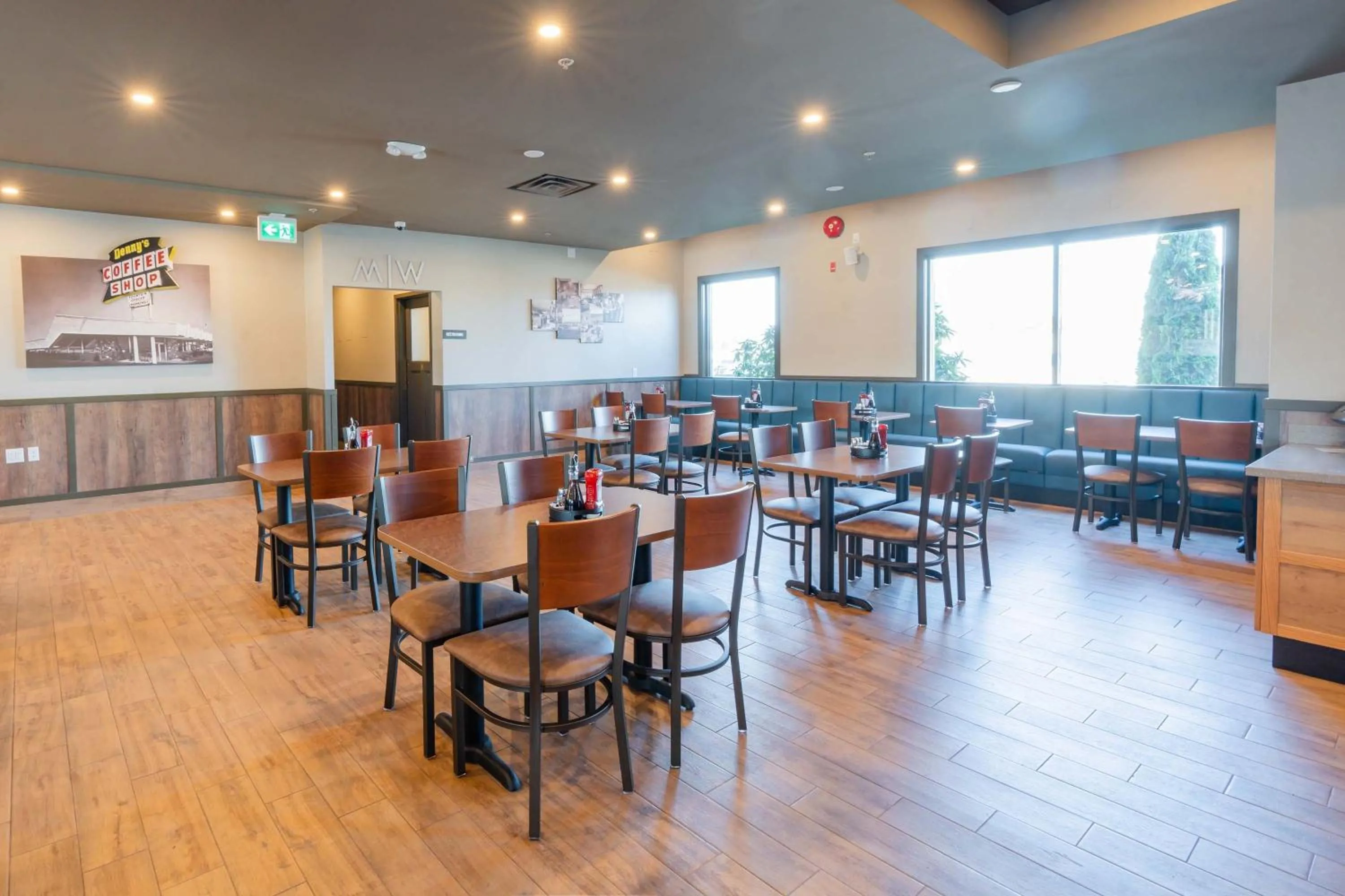 Restaurant/places to eat in Sandman Hotel Victoria