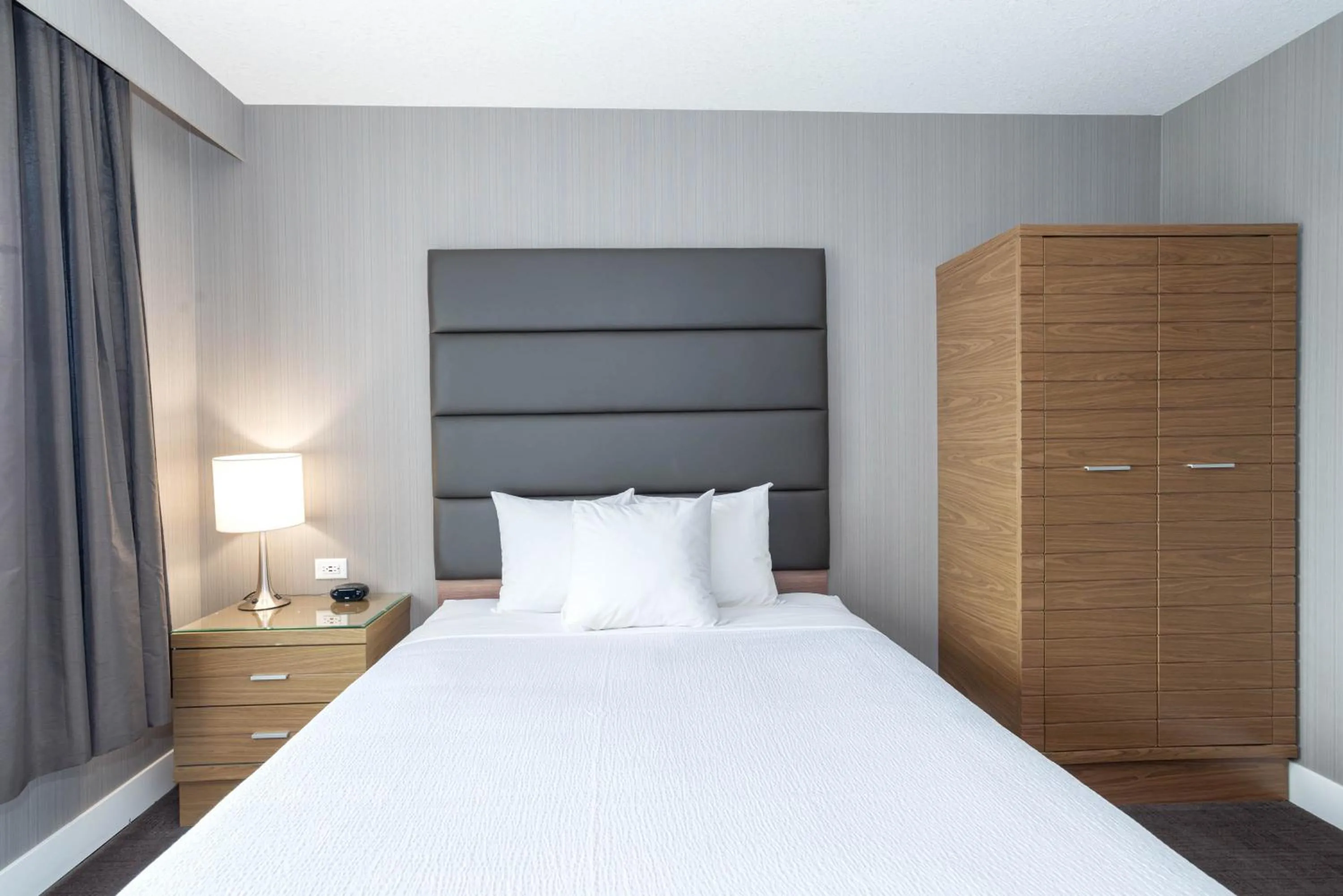 Photo of the whole room, Bed in Sandman Hotel Grande Prairie