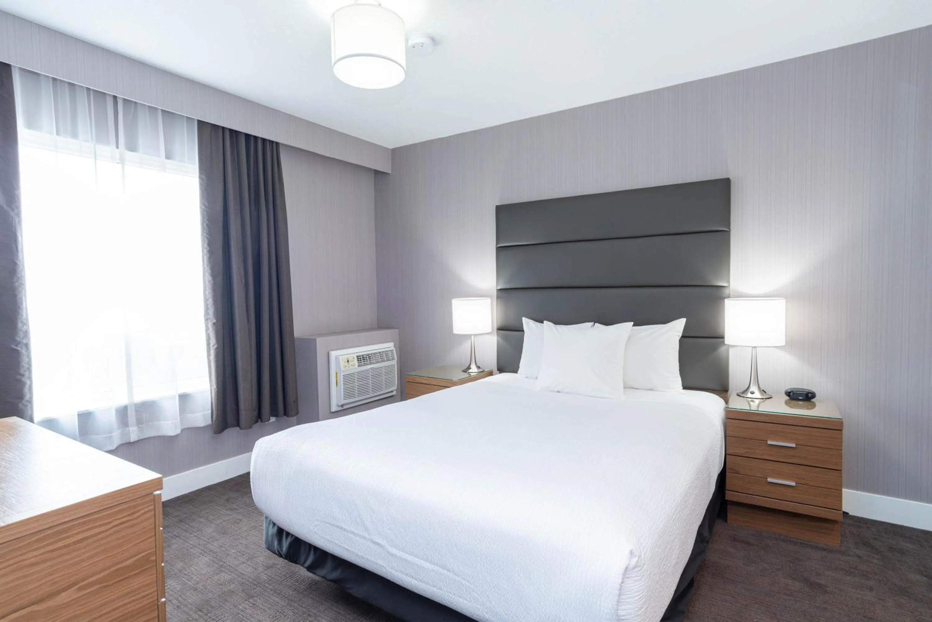 Photo of the whole room, Bed in Sandman Hotel Grande Prairie