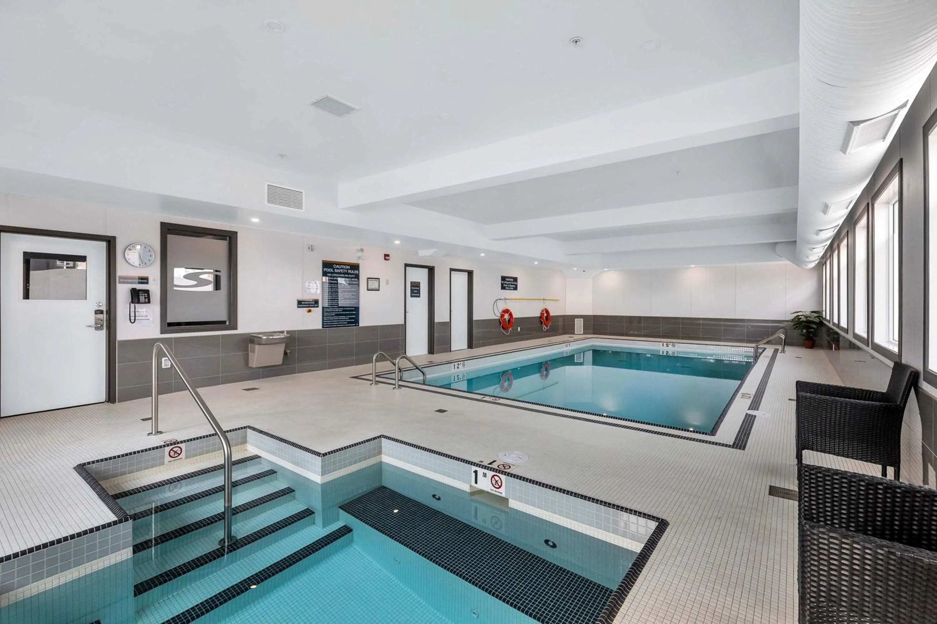 Swimming pool in Sandman Hotel Grande Prairie