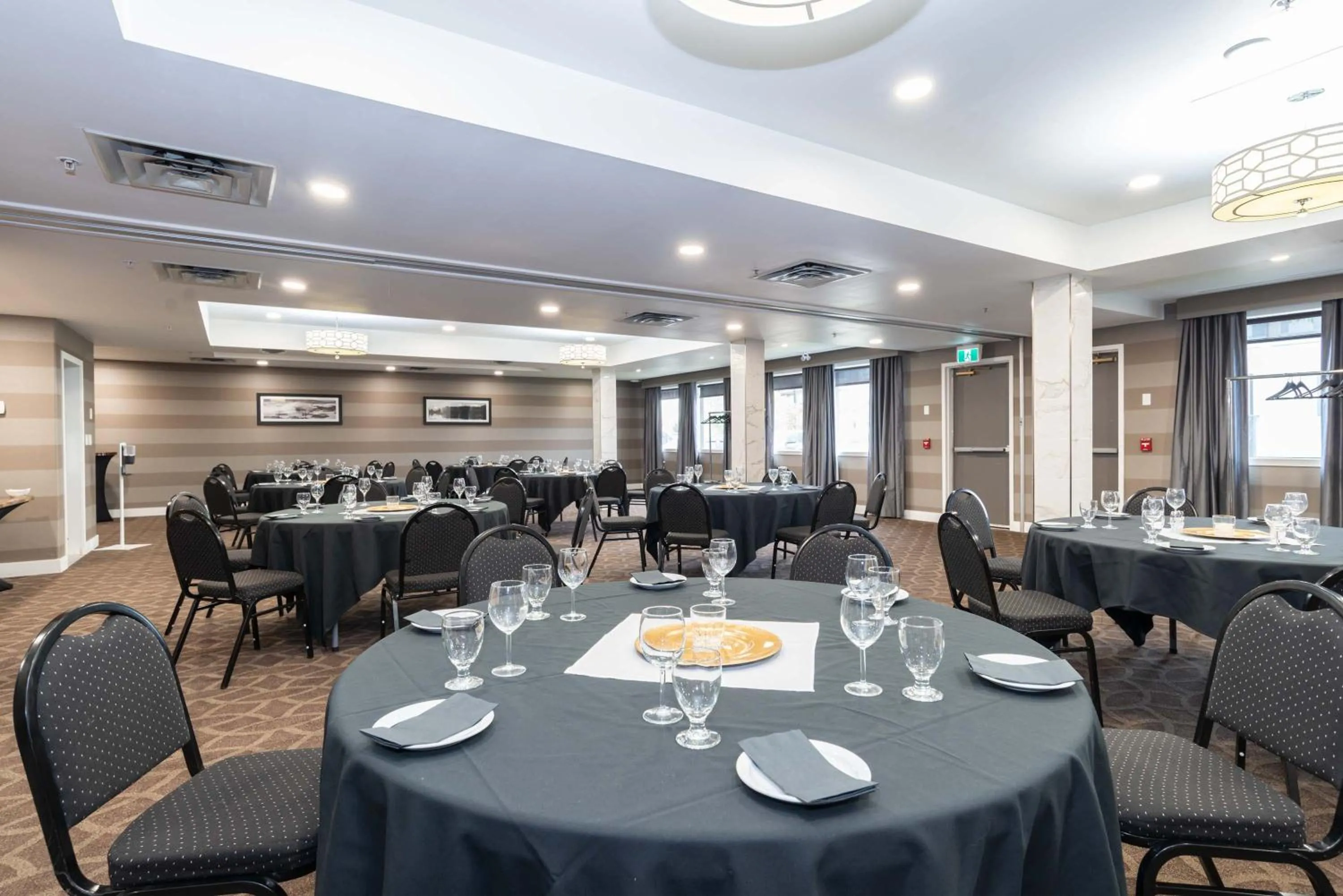 Meeting/conference room in Sandman Hotel Grande Prairie