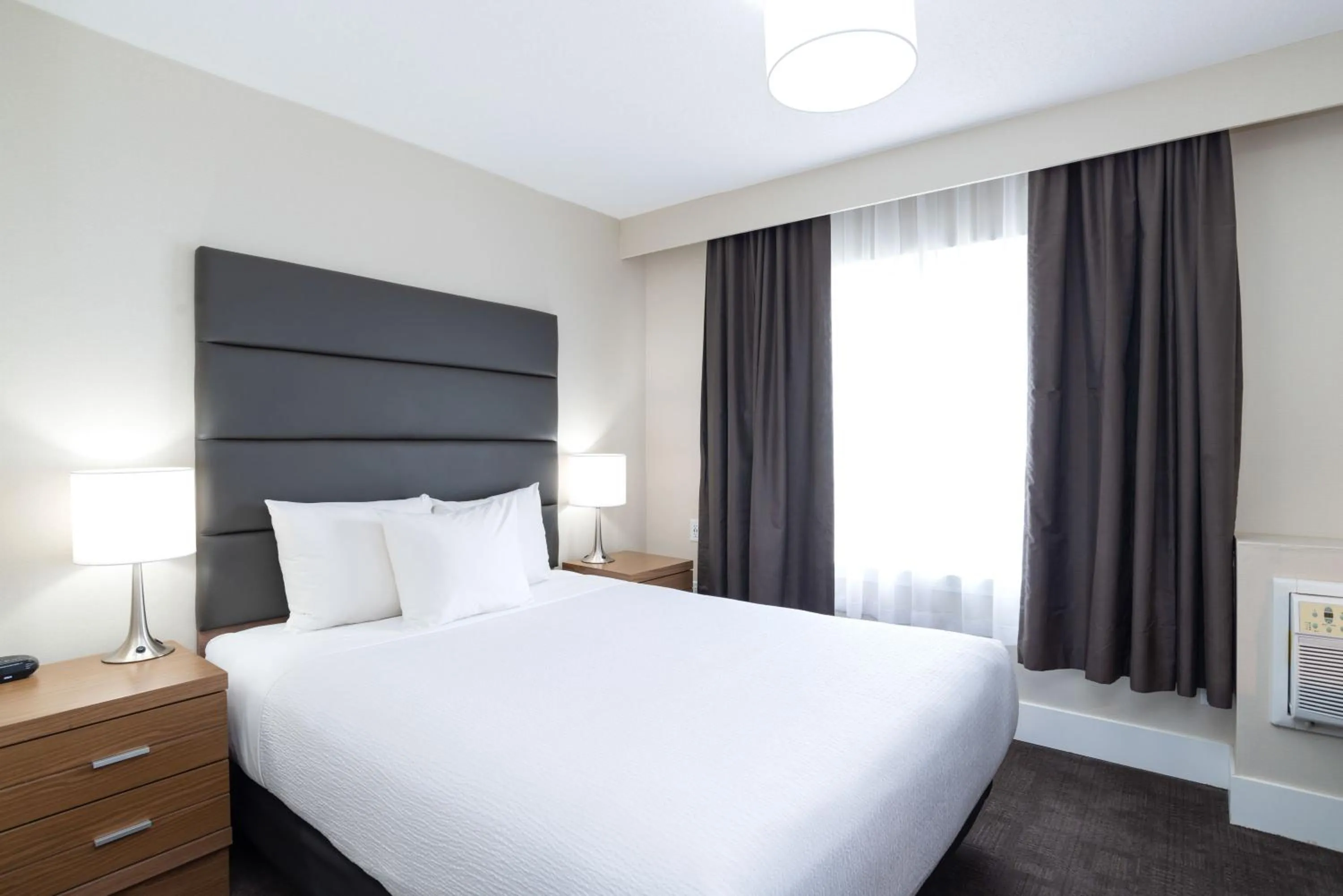 Photo of the whole room, Bed in Sandman Hotel Grande Prairie