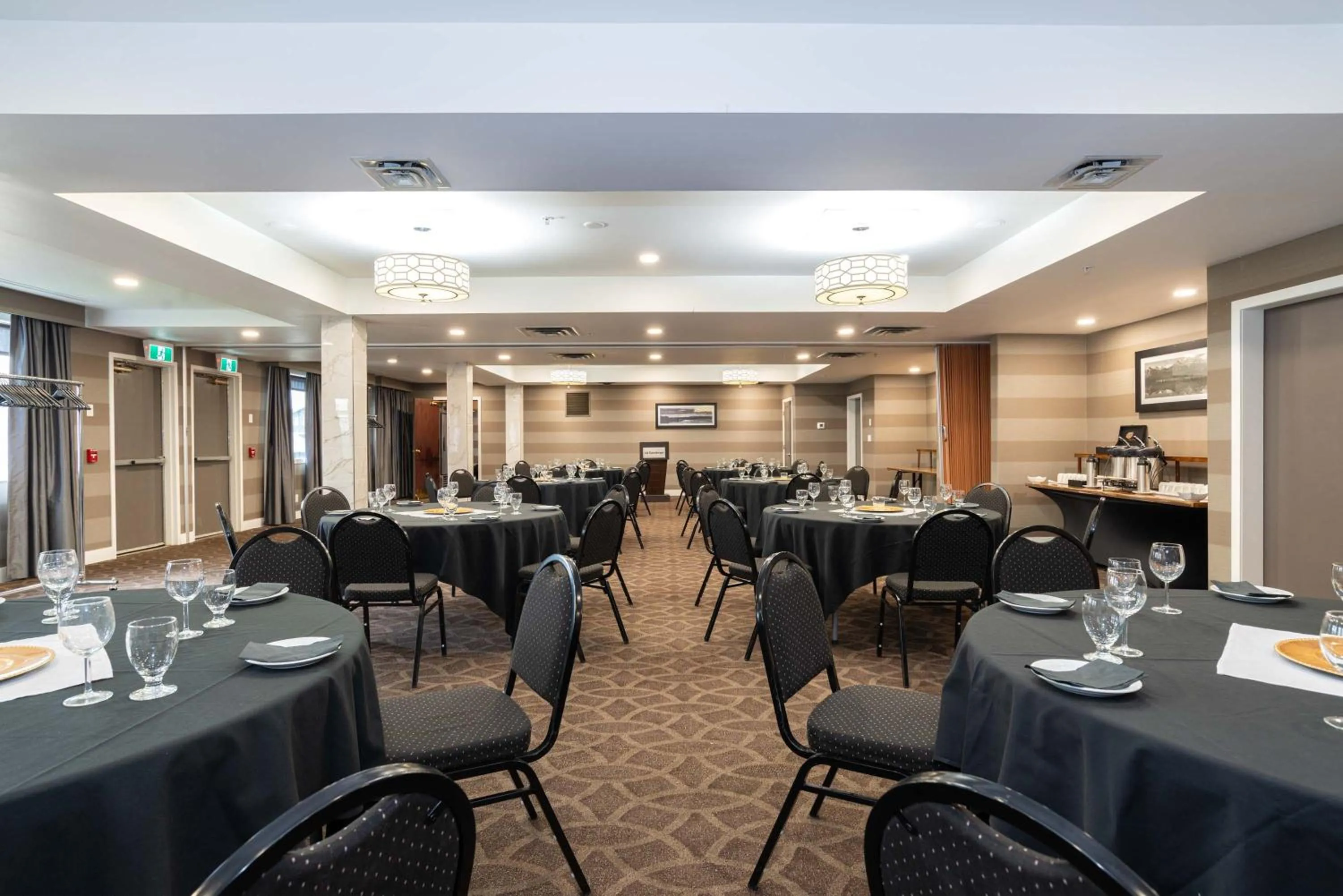 Meeting/conference room in Sandman Hotel Grande Prairie