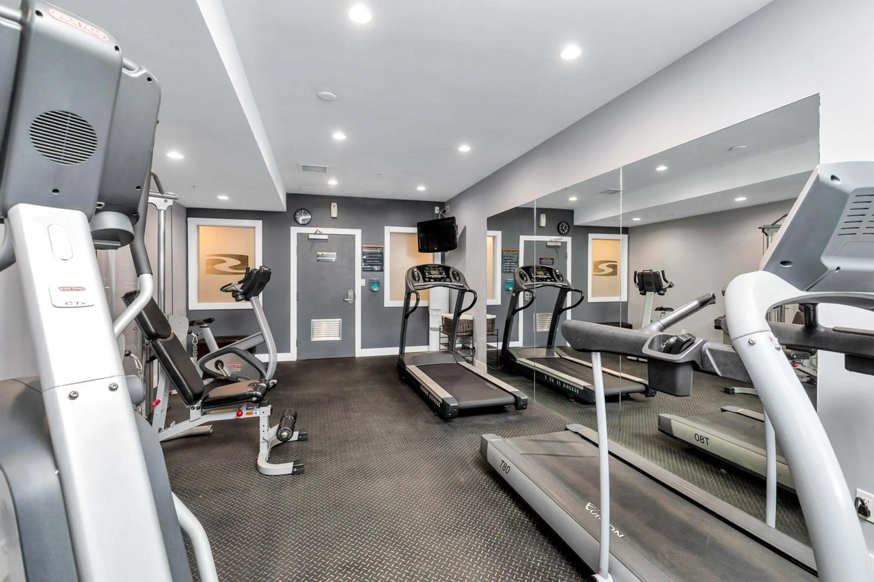 Fitness centre/facilities in Sandman Hotel Grande Prairie