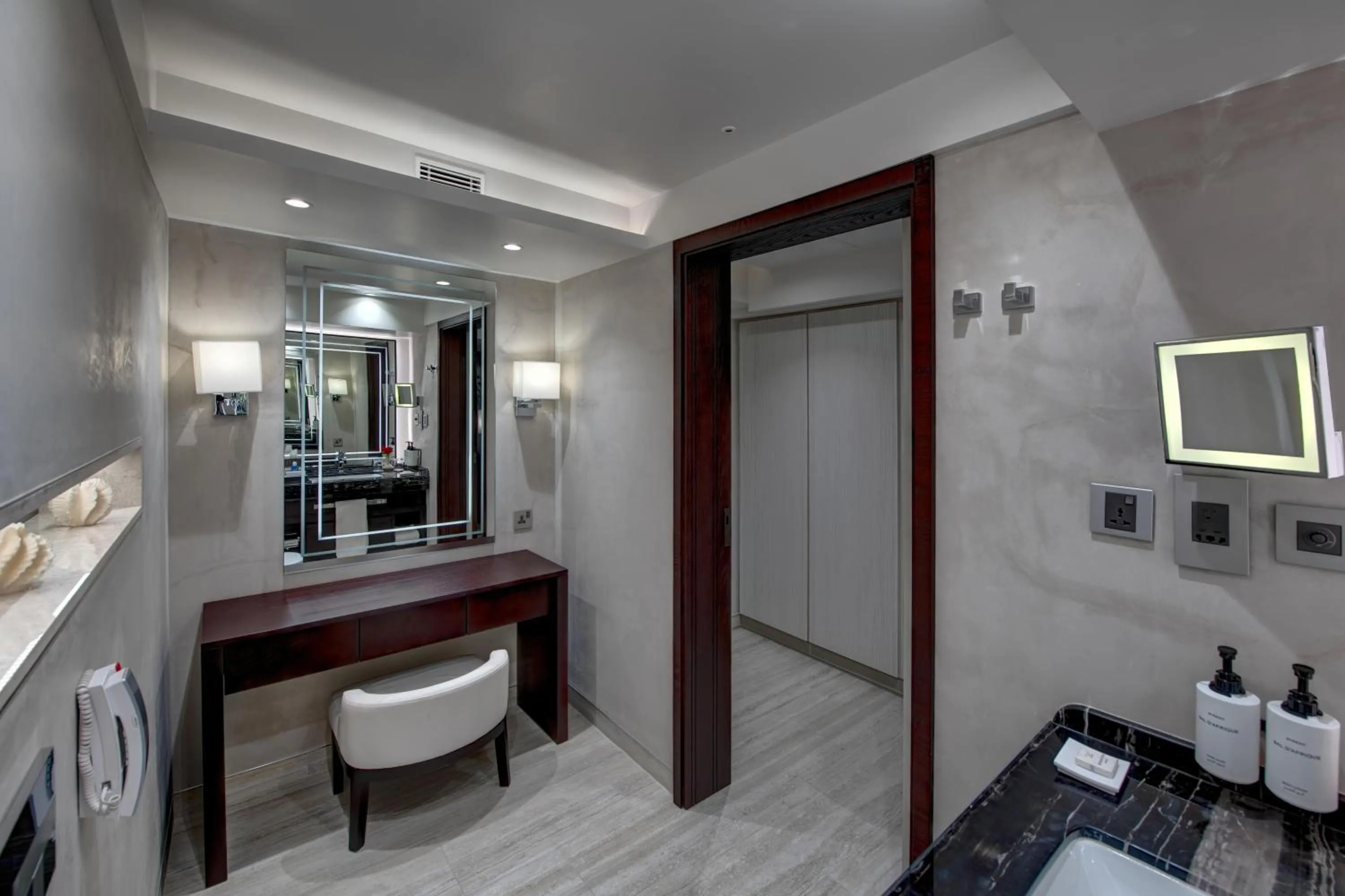 Toilet in InterContinental Muscat by IHG
