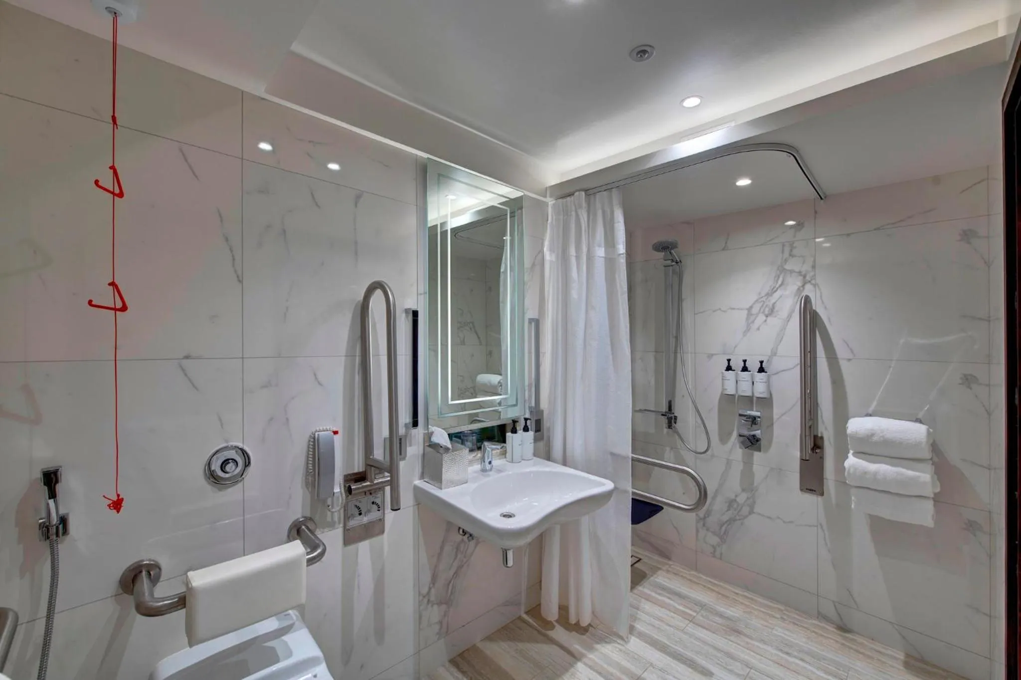 Photo of the whole room in InterContinental Muscat by IHG