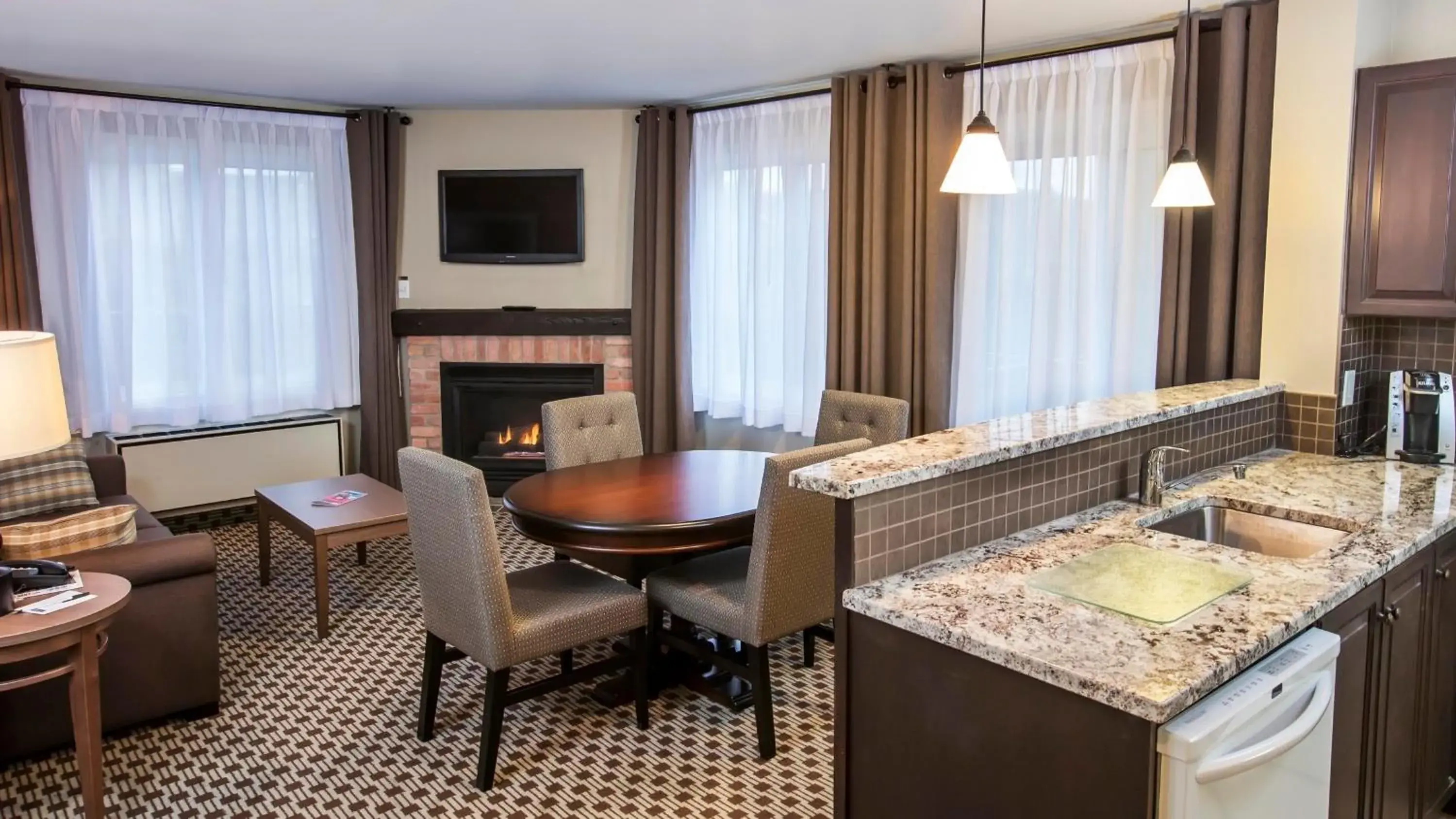 2 Doubles One-Bedroom Suite with Sofa Bed in Holiday Inn Express & Suites Tremblant by IHG 2 Doubles One-Bedroom Suite with Sofa Bed in Holiday Inn Express & Suites Tremblant by IHG