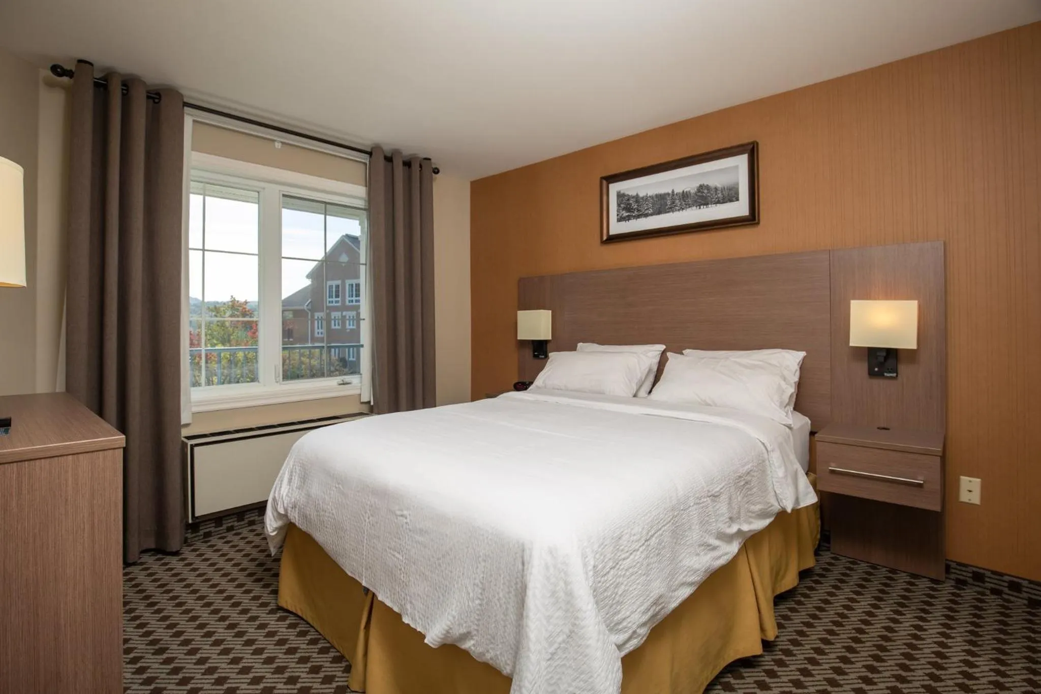 Photo of the whole room, Bed in Holiday Inn Express & Suites Tremblant by IHG