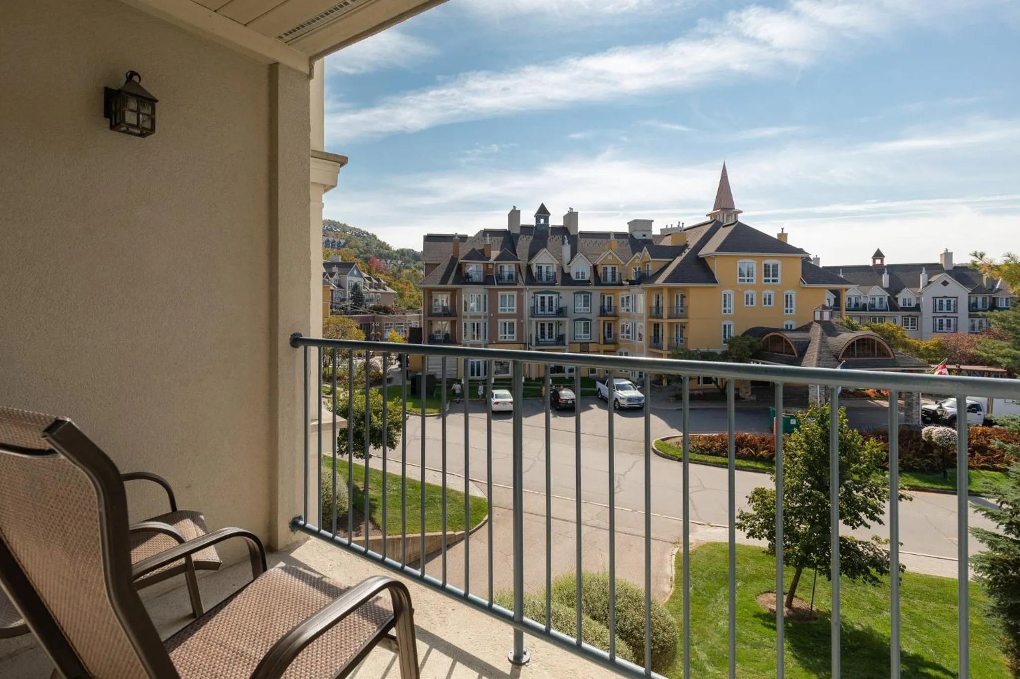 Photo of the whole room in Holiday Inn Express & Suites Tremblant by IHG