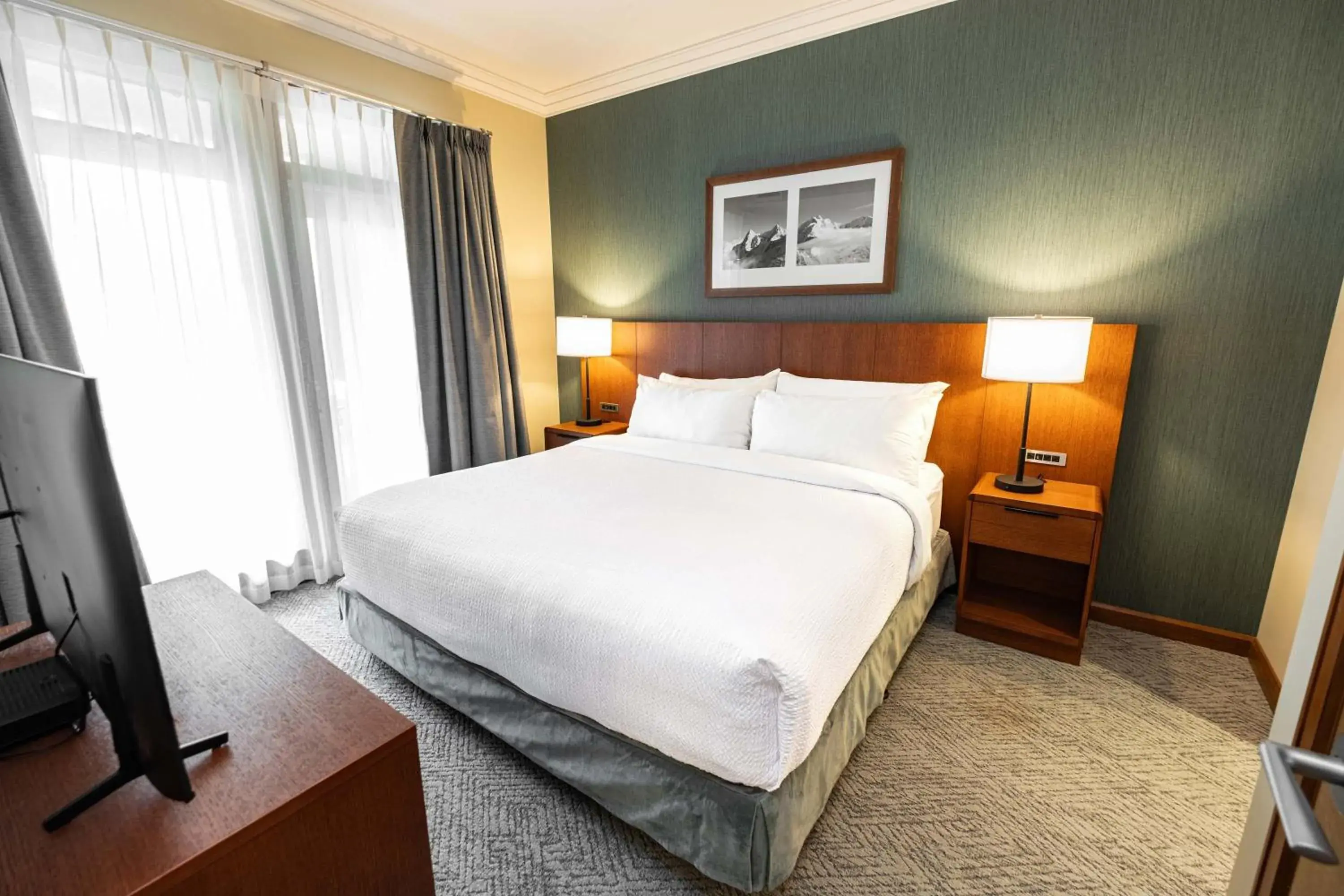 Two Bedroom Premium Suite, Den, 2 King Beds, 2 Sofa Beds in Sutton Place Hotel Revelstoke Mountain Resort Two Bedroom Premium Suite, Den, 2 King Beds, 2 Sofa Beds in Sutton Place Hotel Revelstoke Mountain Resort