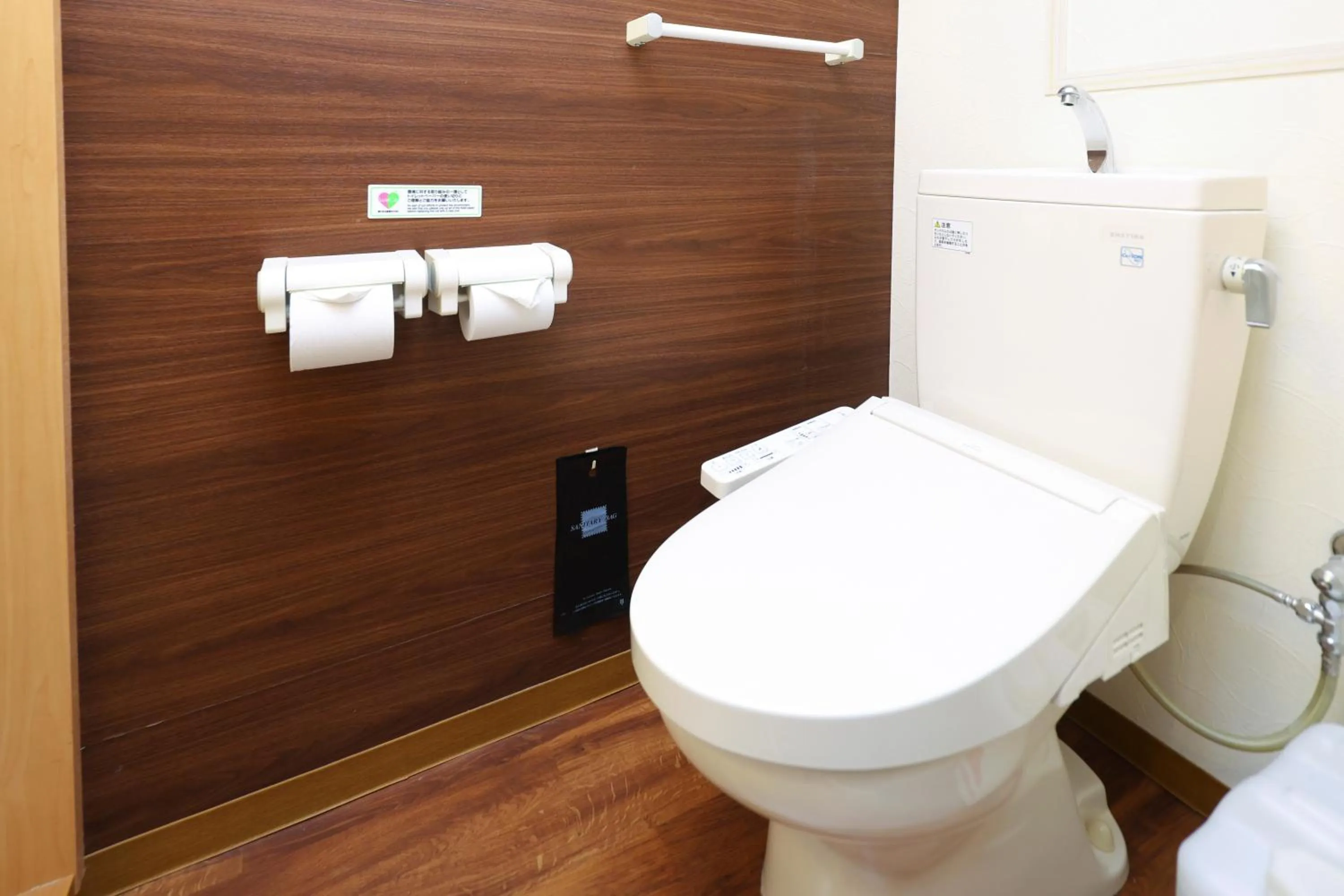 Photo of the whole room in Tennen Onsen Taho-no-Yu Dormy Inn Niigata